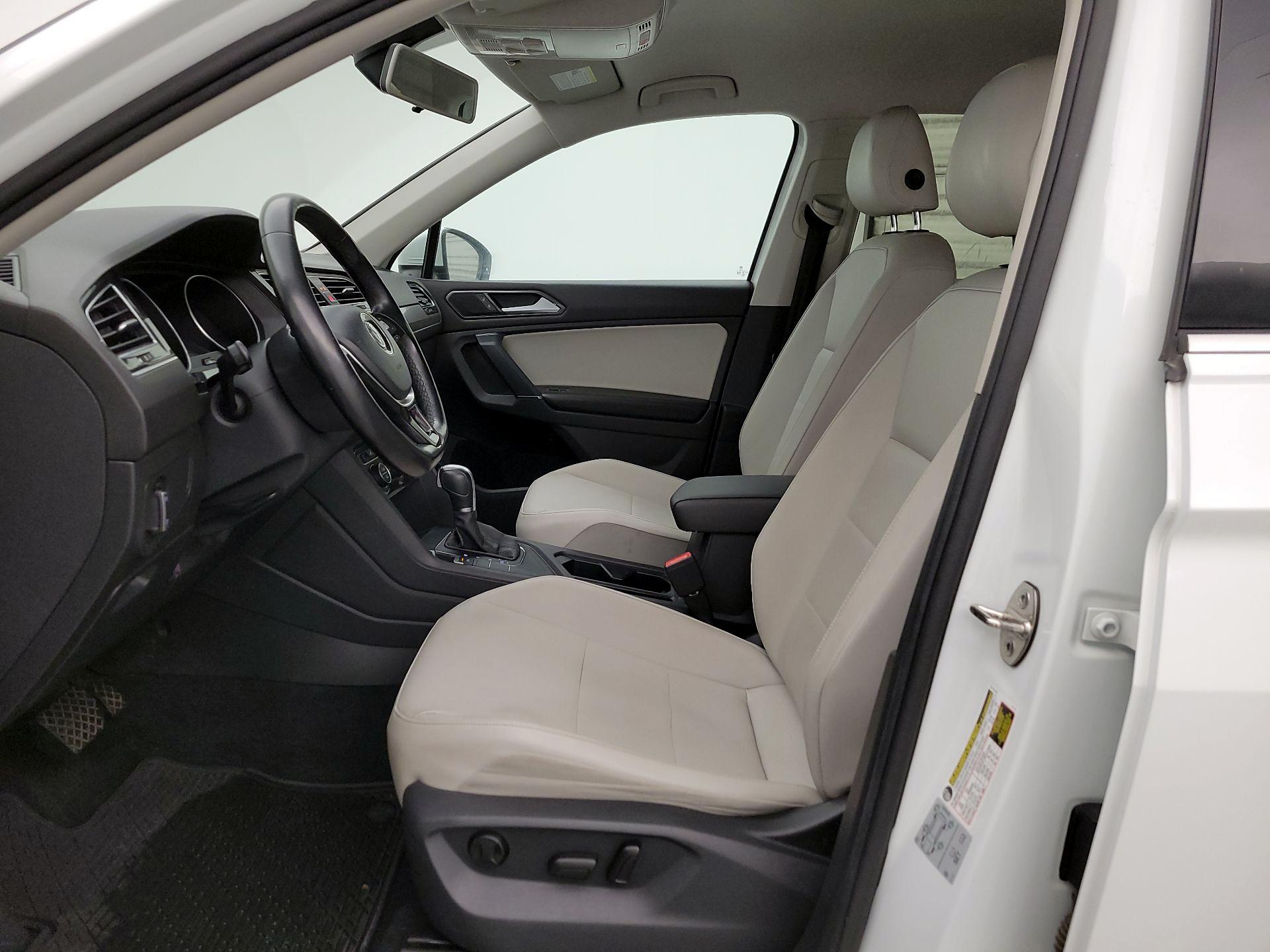 Thumbnail: 2018 Volkswagen Tiguan - 11