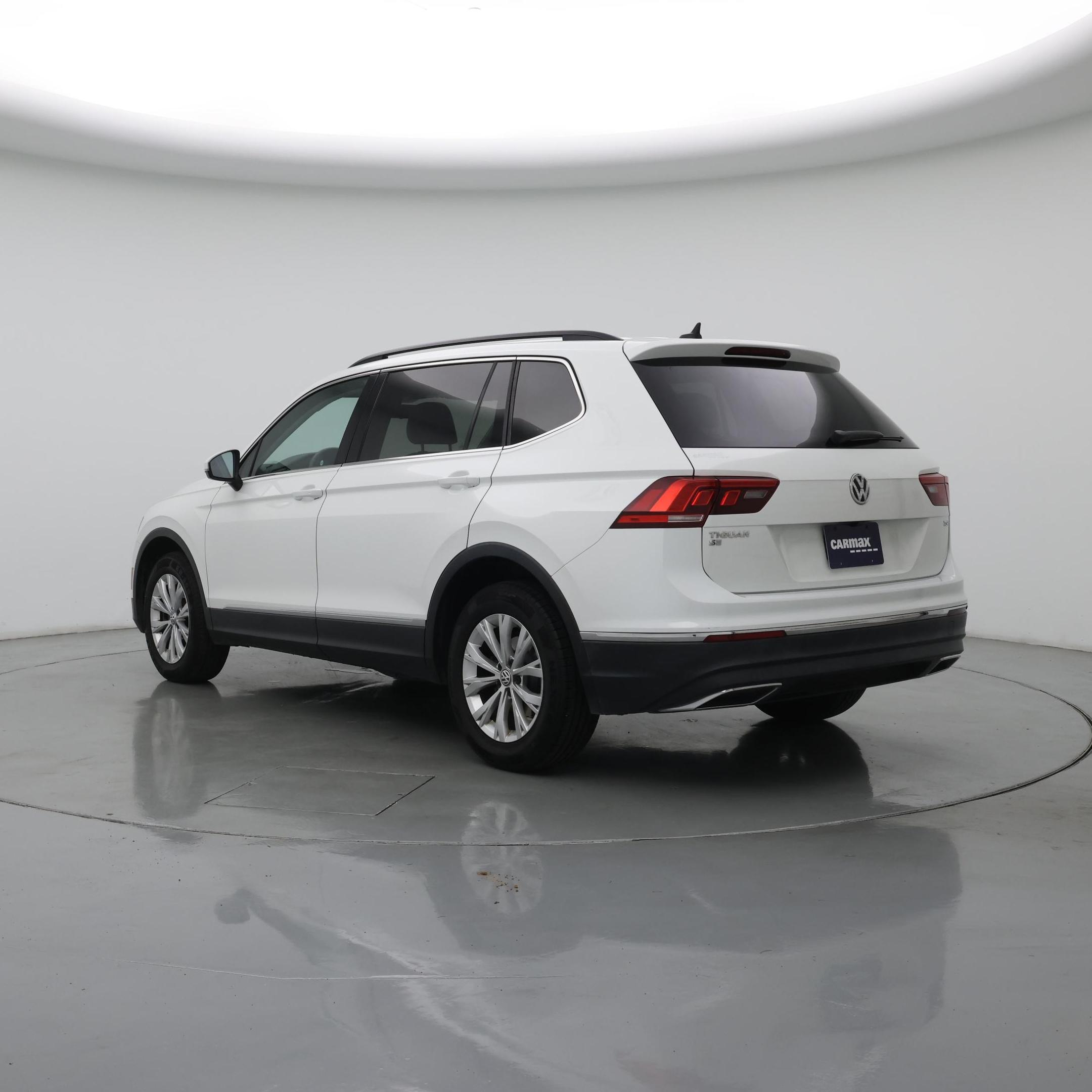 Thumbnail: 2018 Volkswagen Tiguan - 2