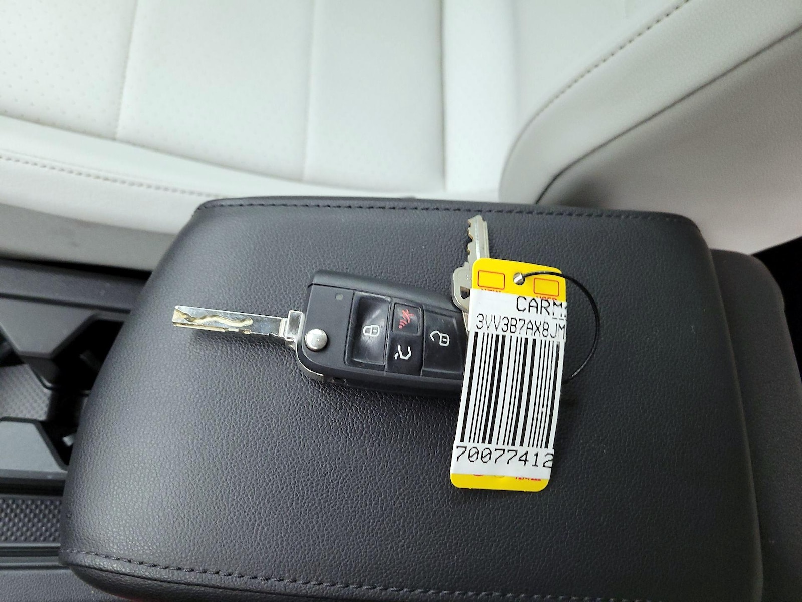 2018 Volkswagen Tiguan SE - Photo 25
