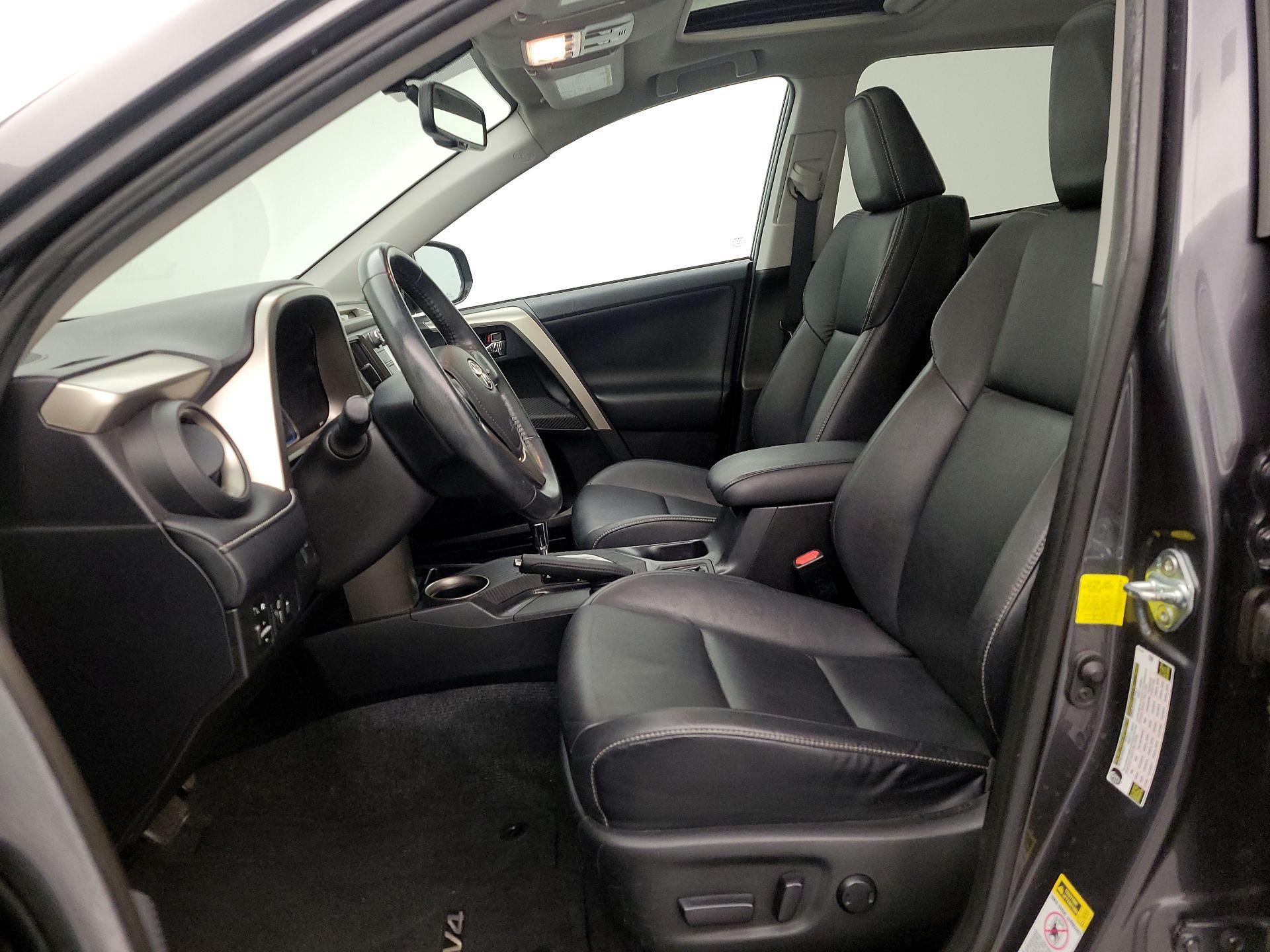 Thumbnail: 2015 Toyota RAV4 - 11