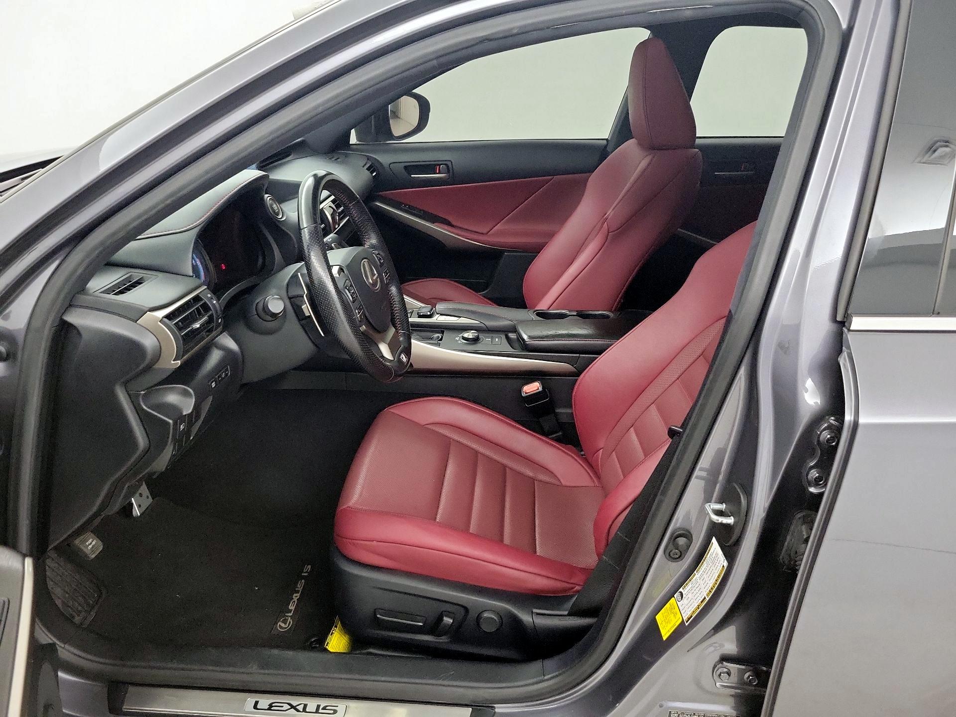 Thumbnail: 2019 Lexus IS - 11