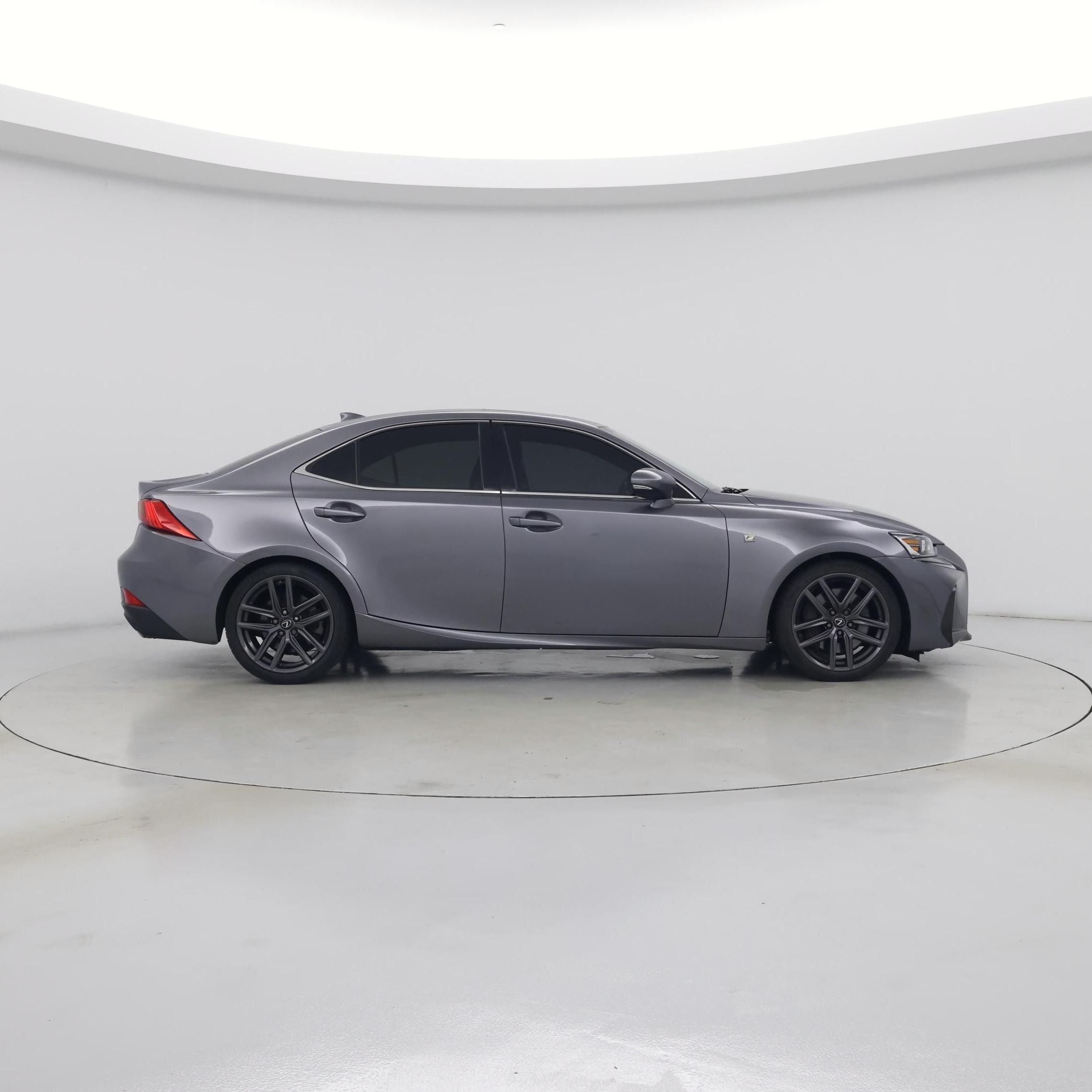 Thumbnail: 2019 Lexus IS - 7