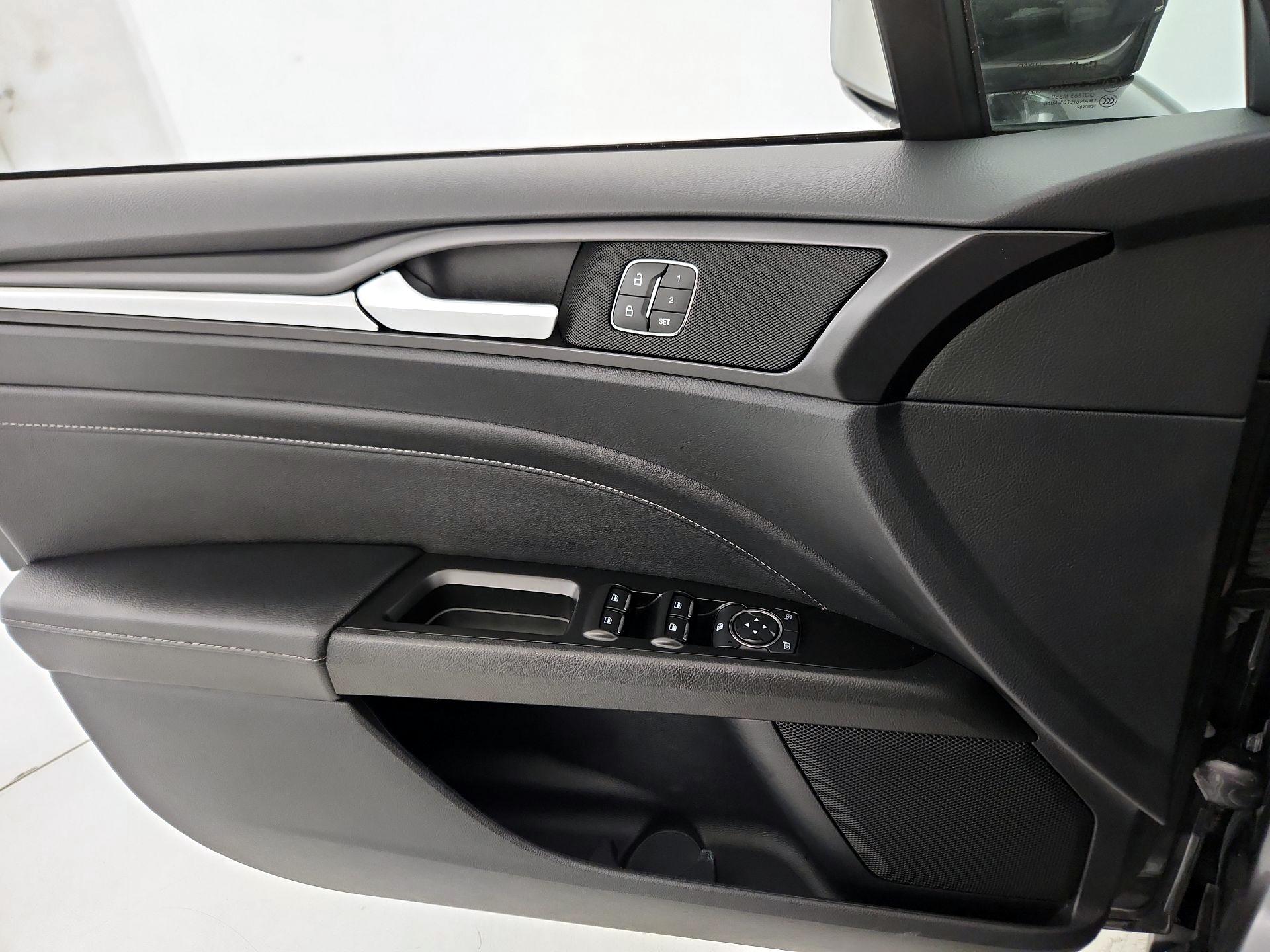 Thumbnail: 2019 Ford Fusion - 12