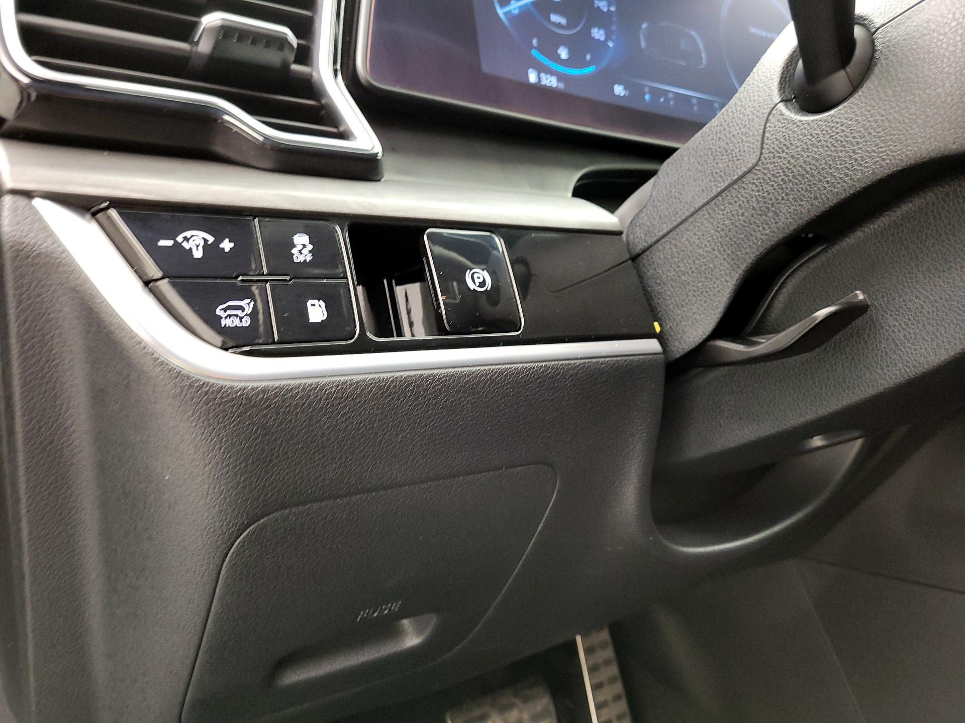 Thumbnail: 2023 Kia Sportage - 13