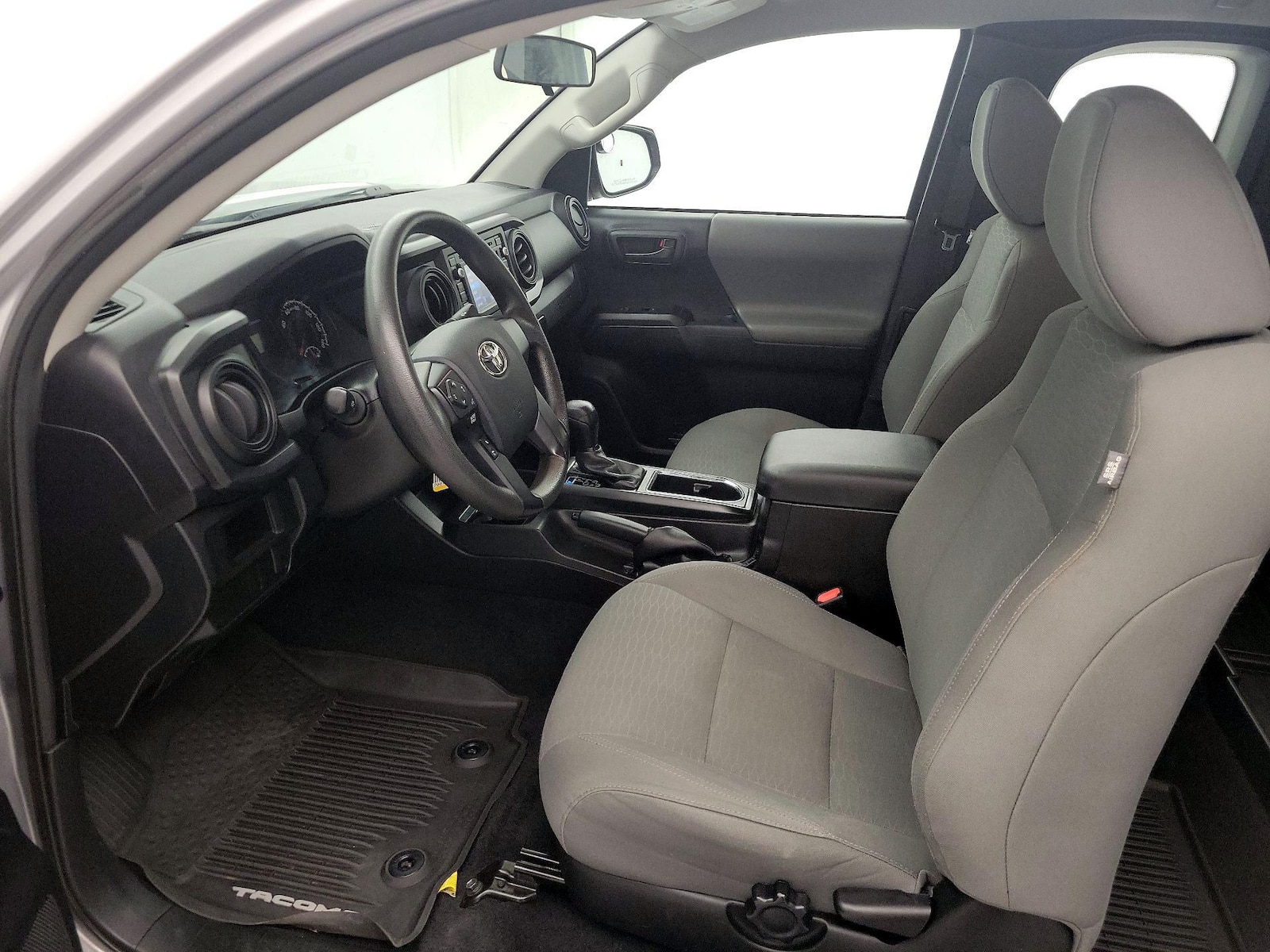 2016 Toyota Tacoma SR - Photo 12