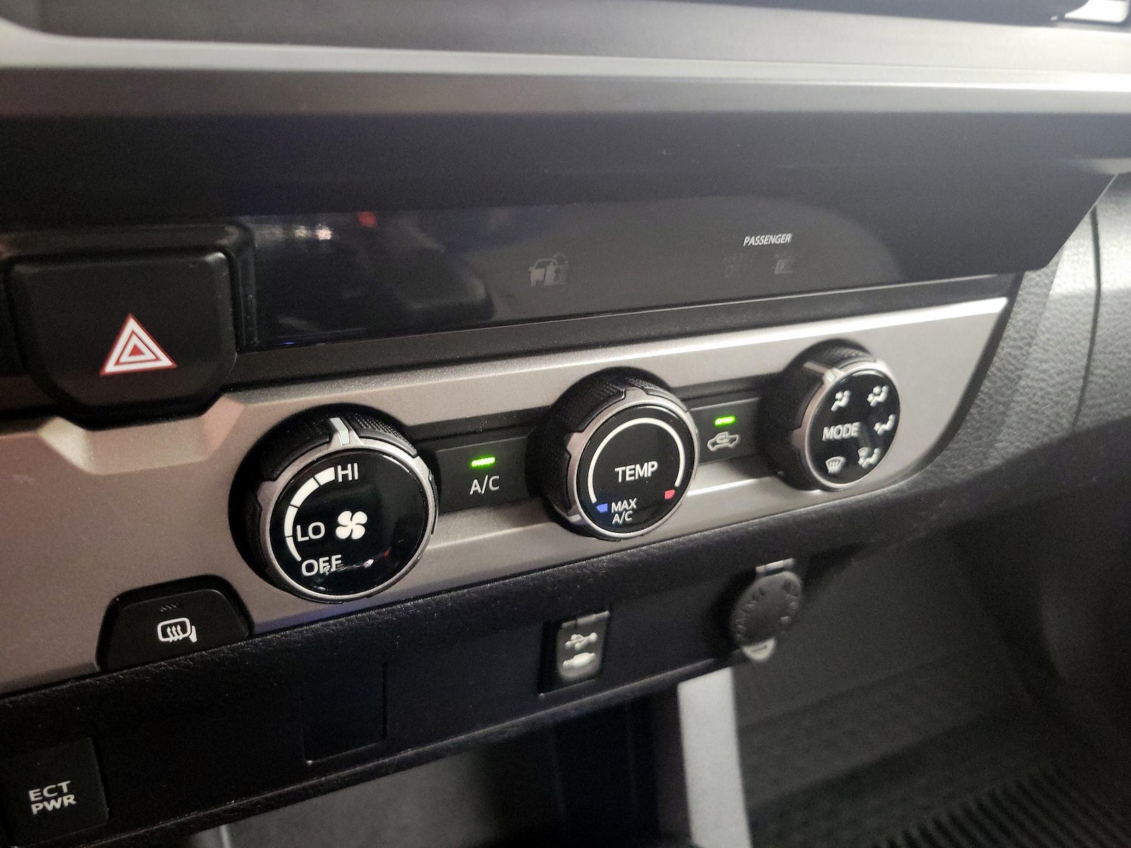 2016 Toyota Tacoma SR - Photo 16