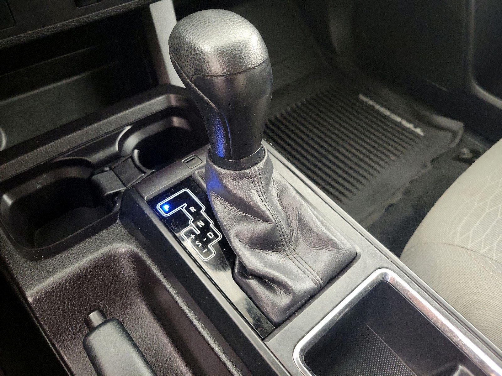 2016 Toyota Tacoma SR - Photo 17