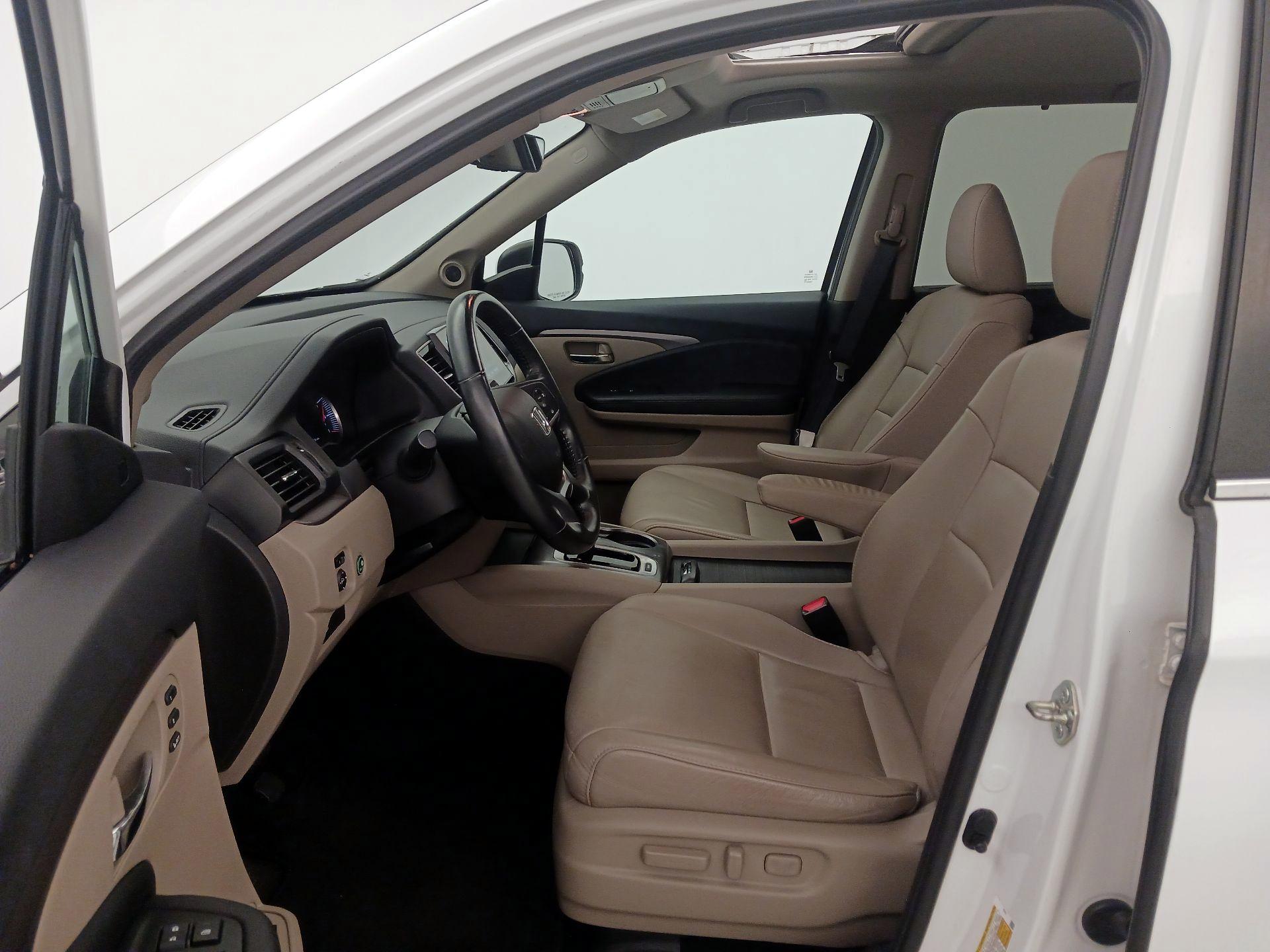 Thumbnail: 2020 Honda Pilot - 11