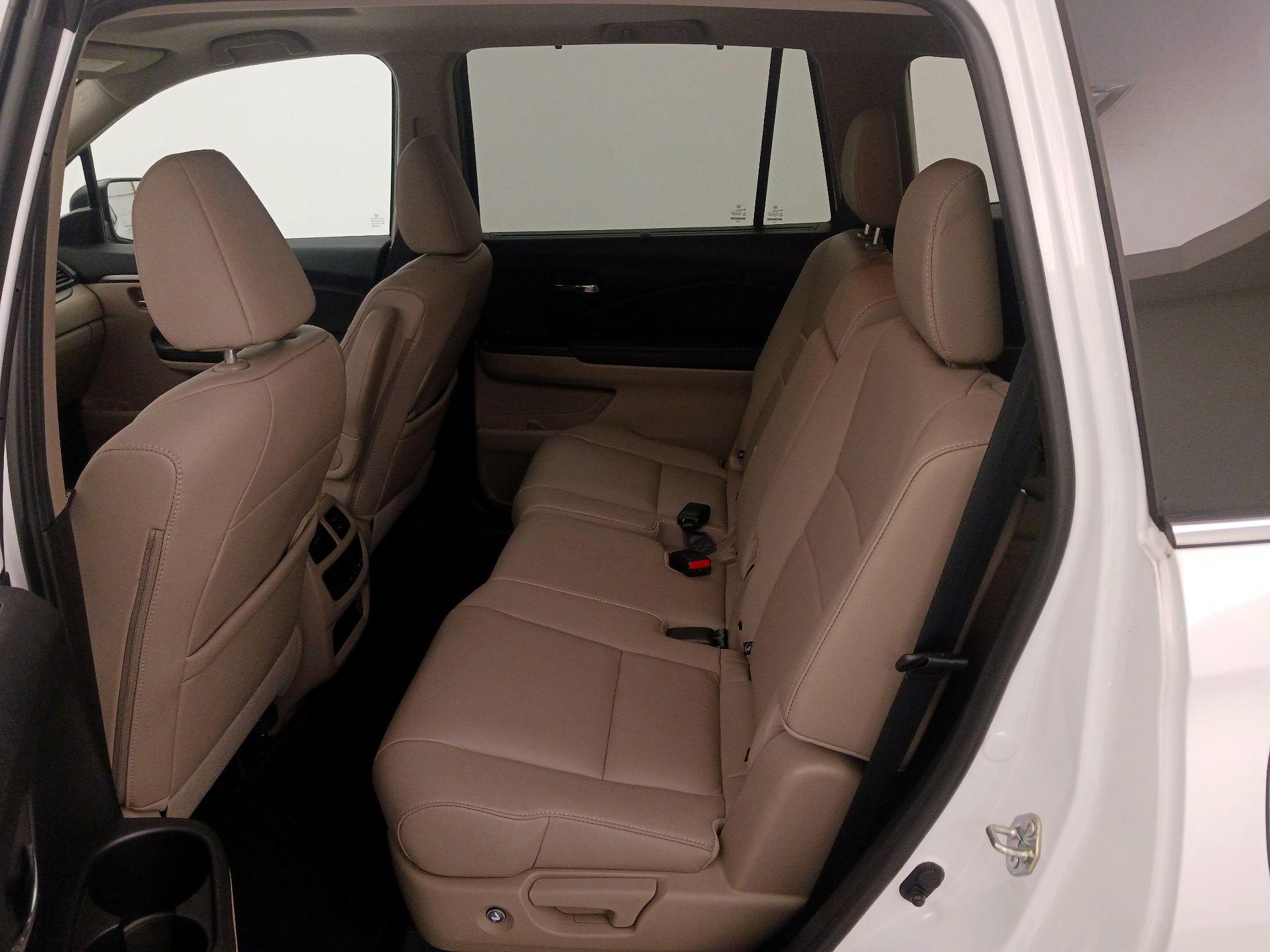Thumbnail: 2020 Honda Pilot - 20