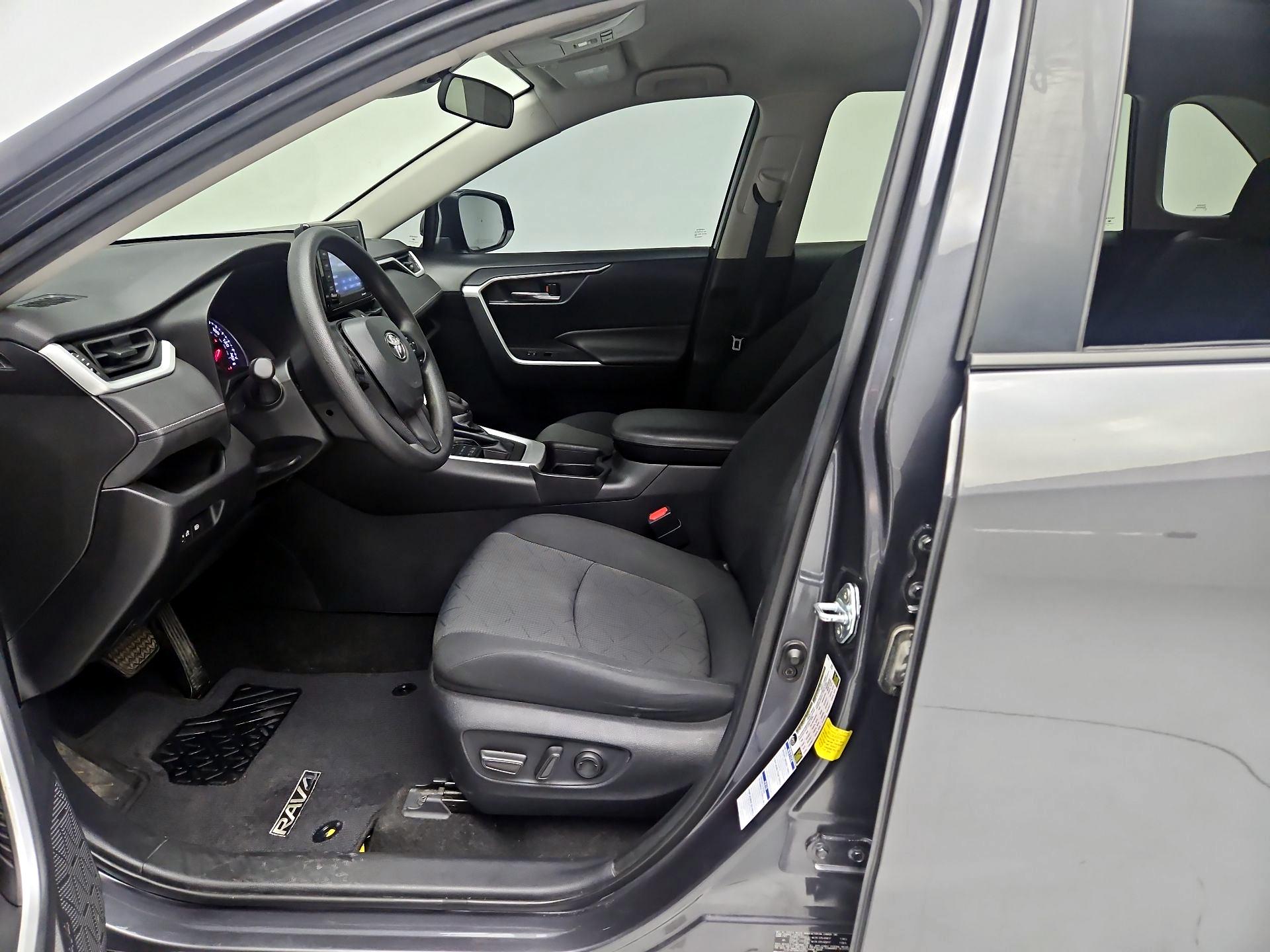 Thumbnail: 2021 Toyota RAV4 - 11