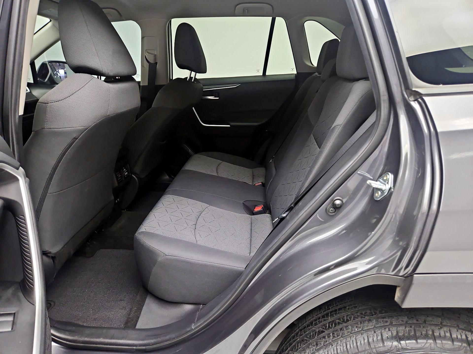 Thumbnail: 2021 Toyota RAV4 - 19