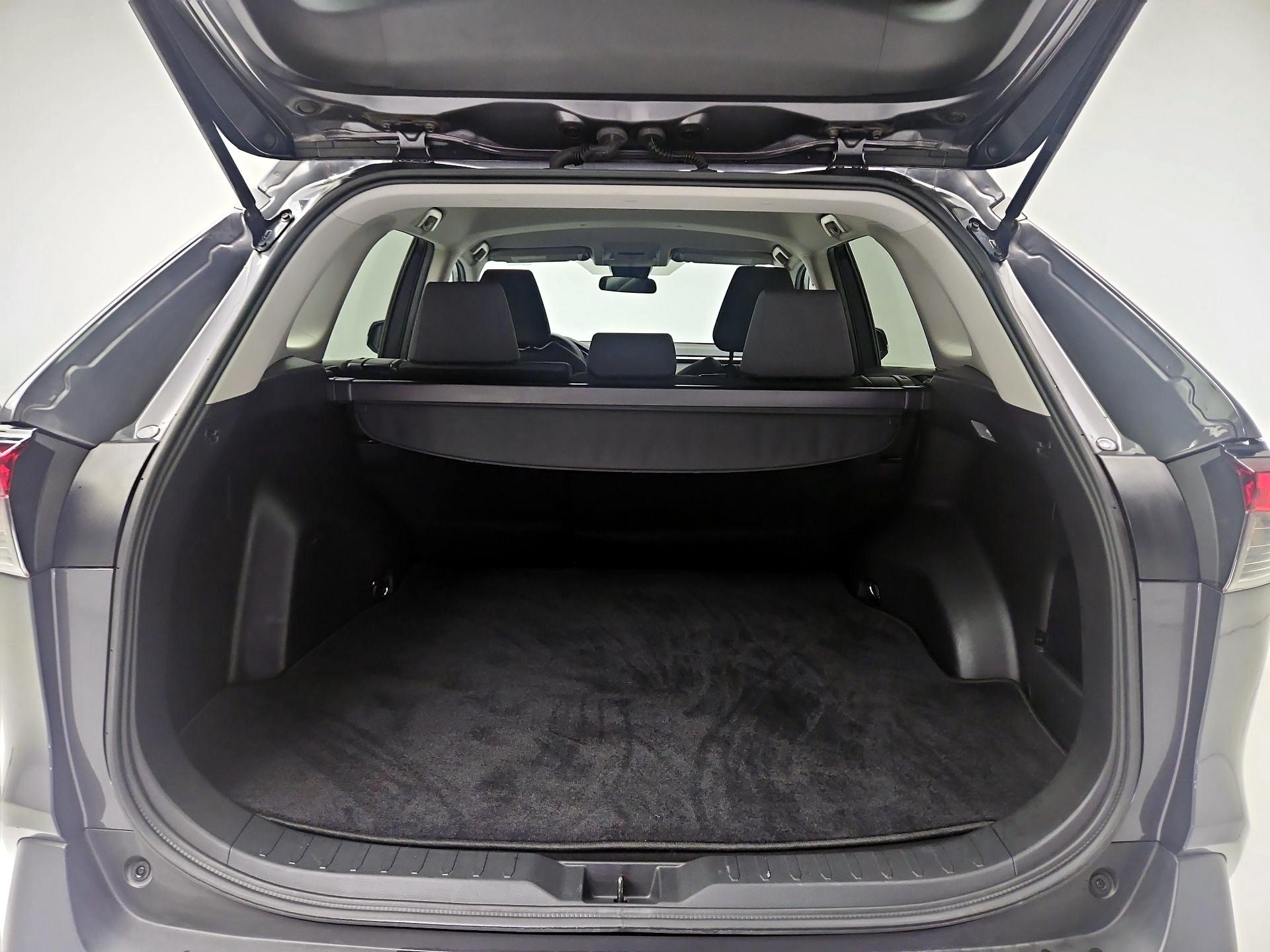Thumbnail: 2021 Toyota RAV4 - 20
