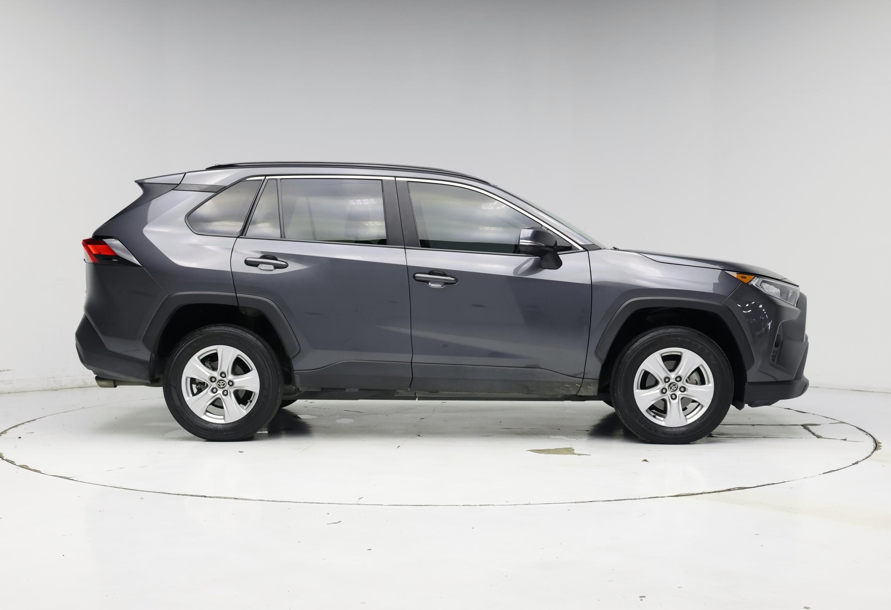 Thumbnail: 2021 Toyota RAV4 - 7
