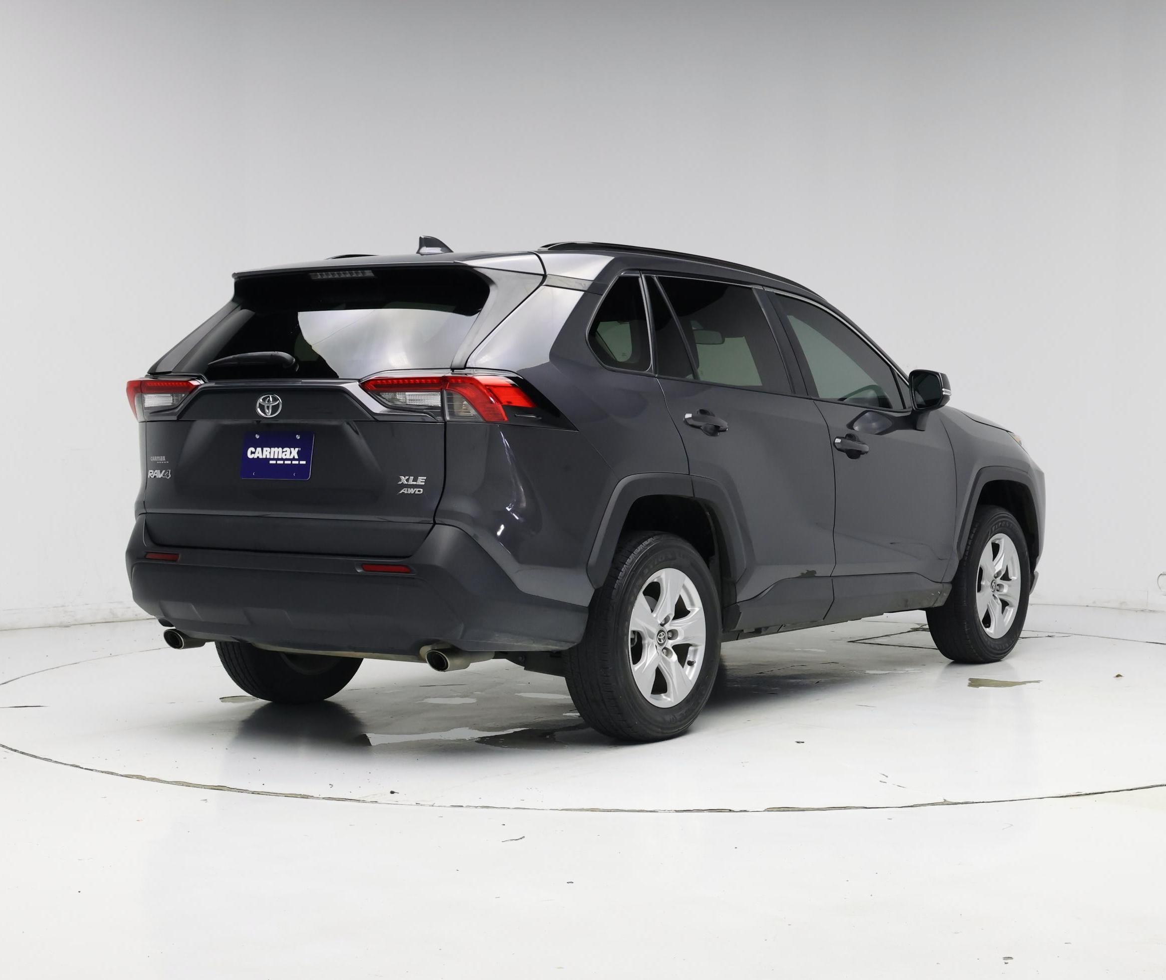 Thumbnail: 2021 Toyota RAV4 - 8