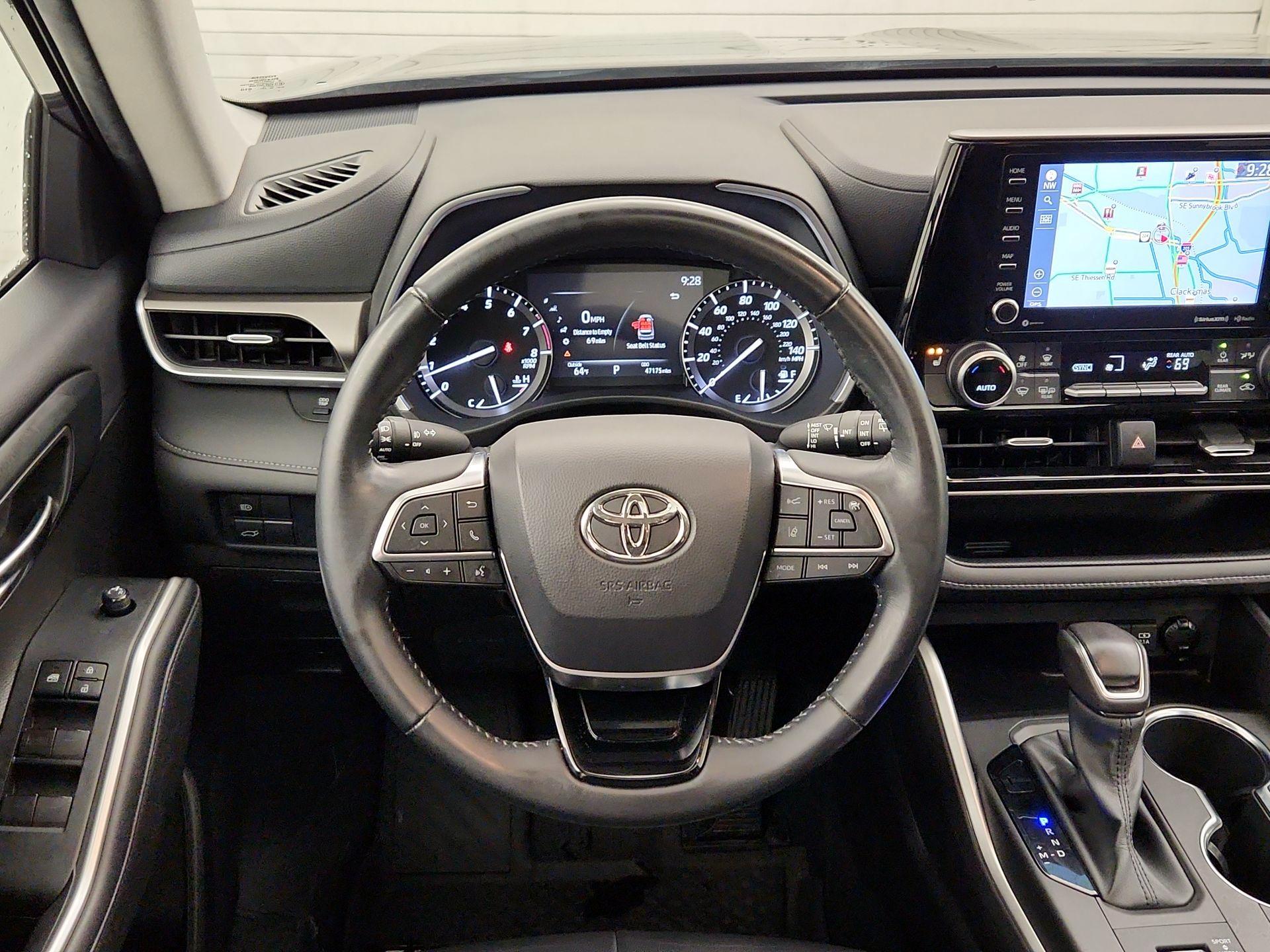 Thumbnail: 2021 Toyota Highlander - 10