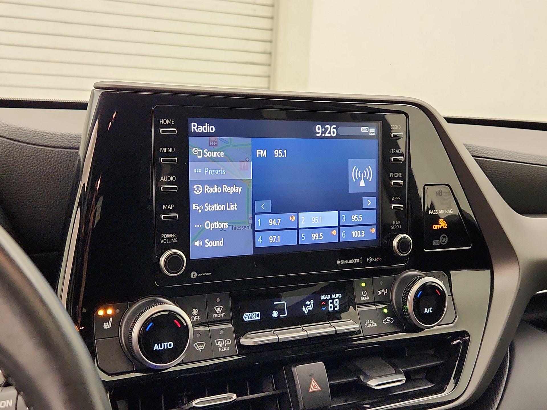 Thumbnail: 2021 Toyota Highlander - 16