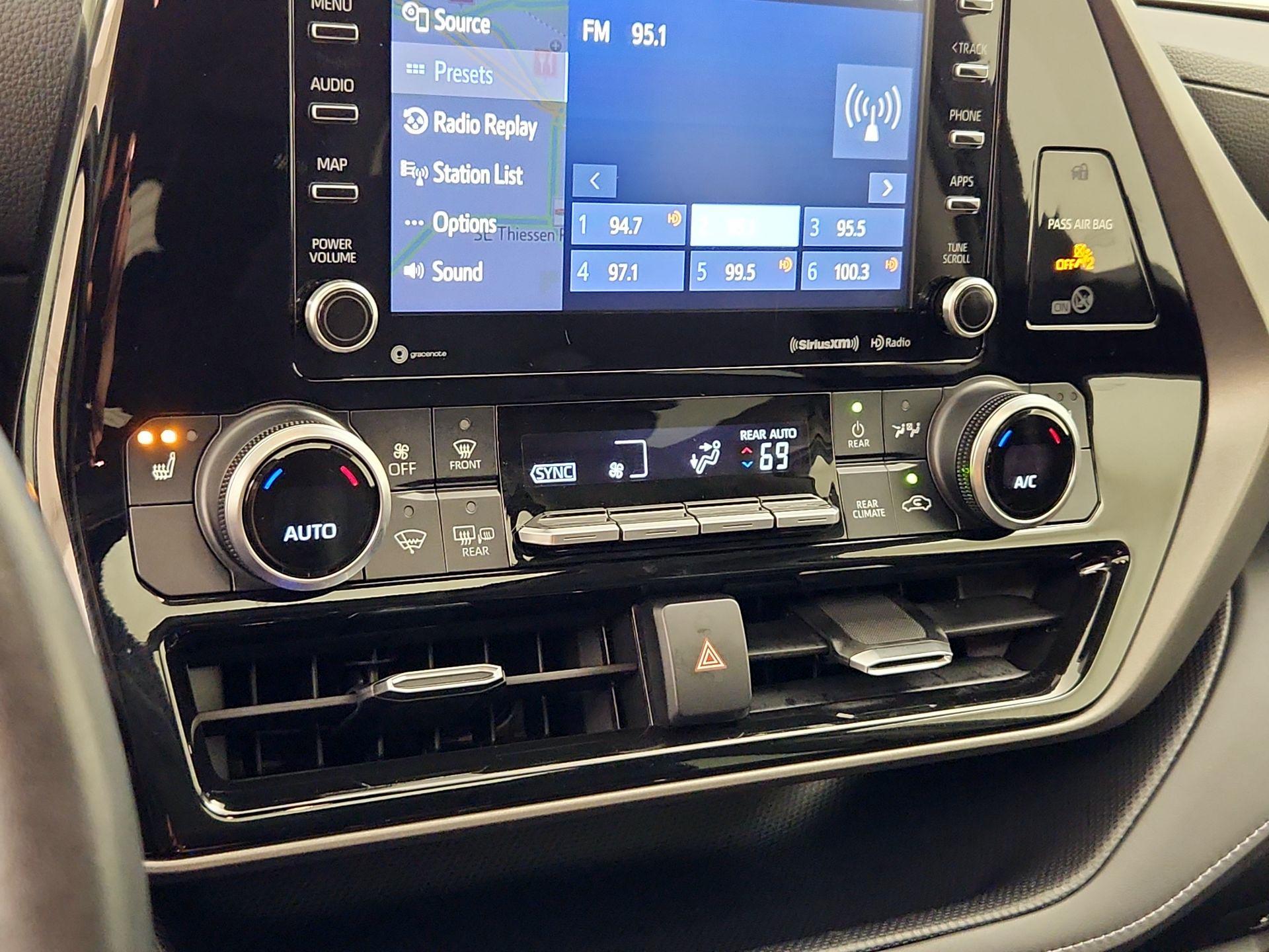 Thumbnail: 2021 Toyota Highlander - 17