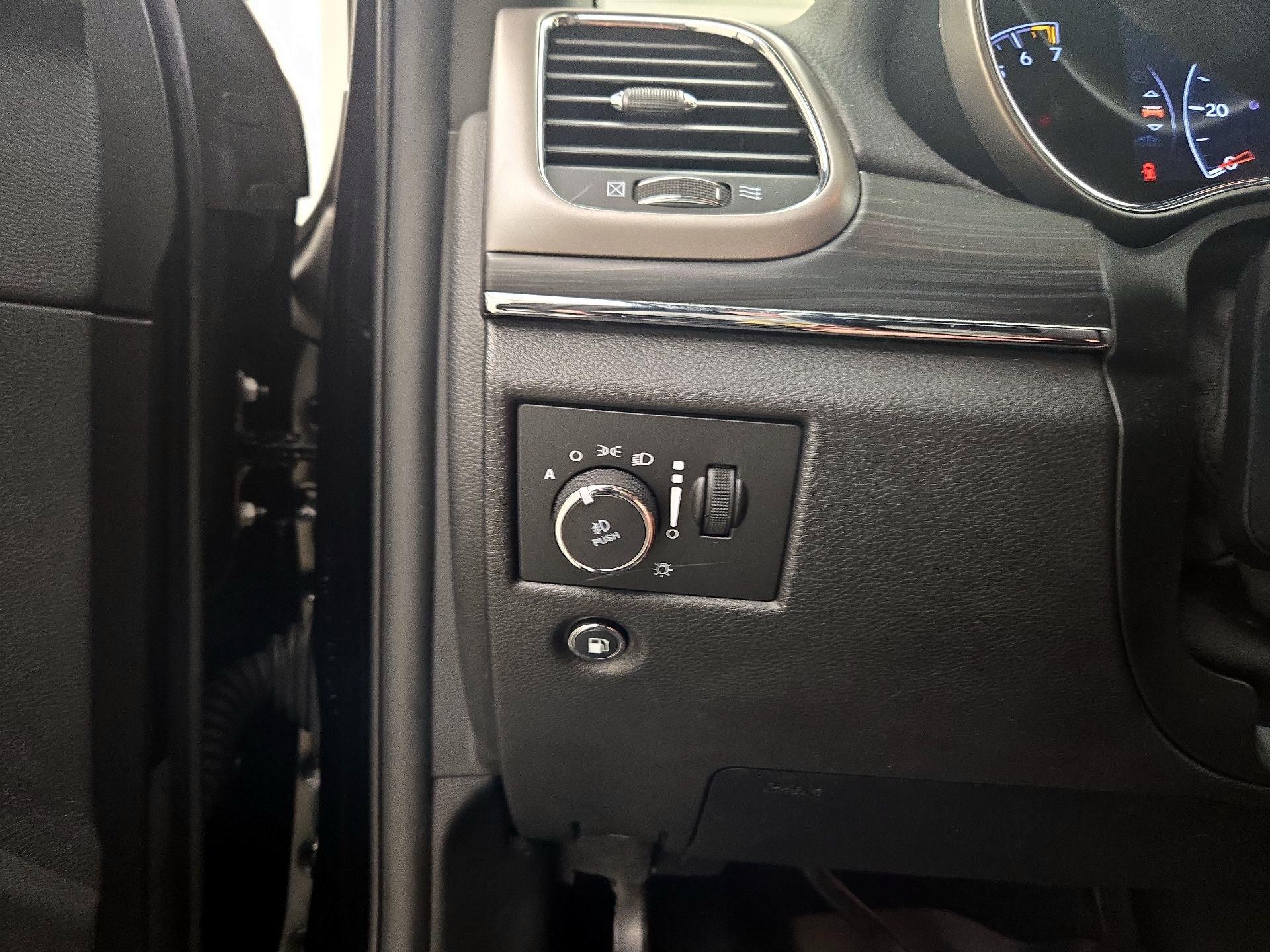 Thumbnail: 2020 Jeep Grand Cherokee - 13
