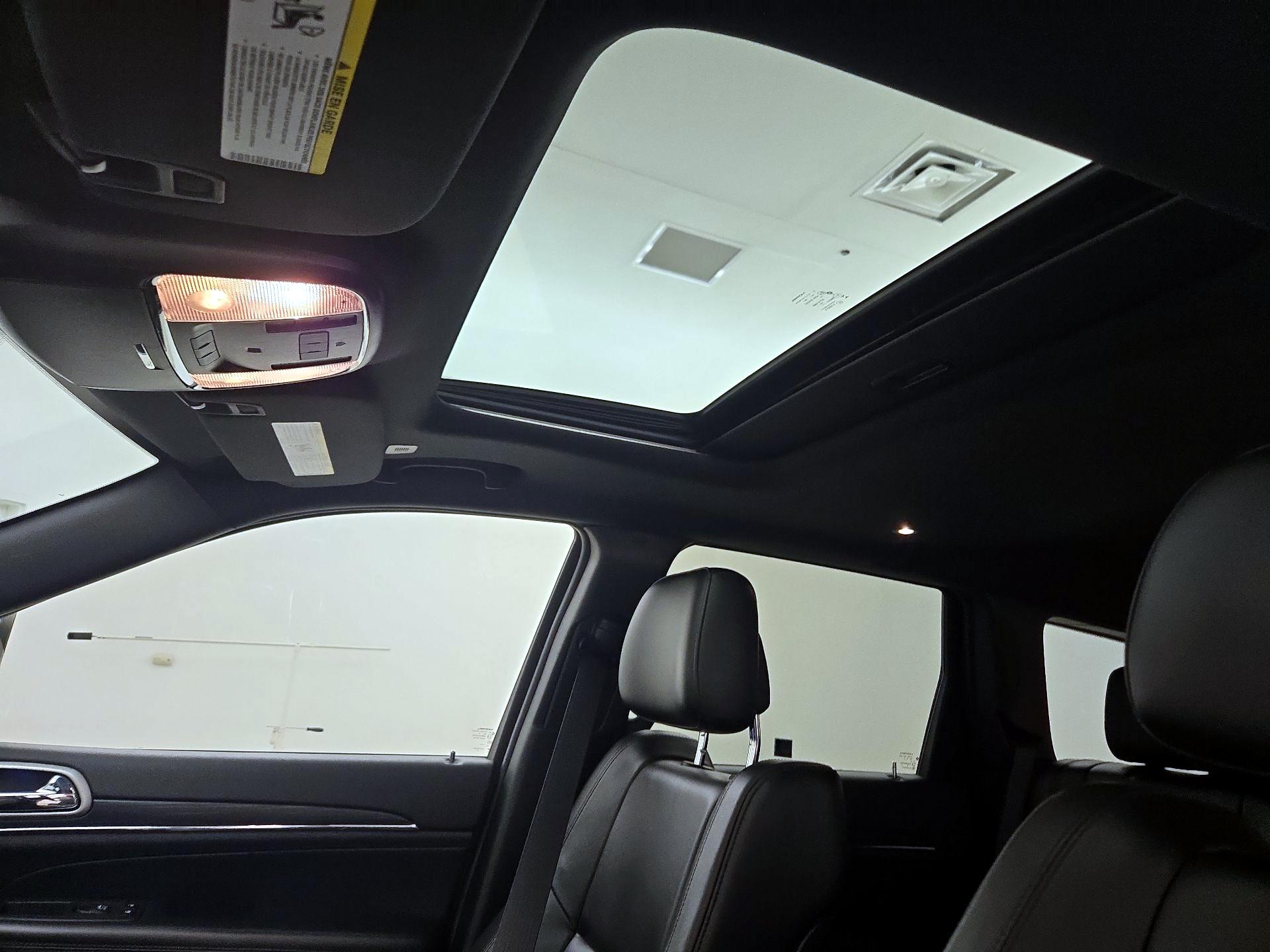 Thumbnail: 2020 Jeep Grand Cherokee - 20