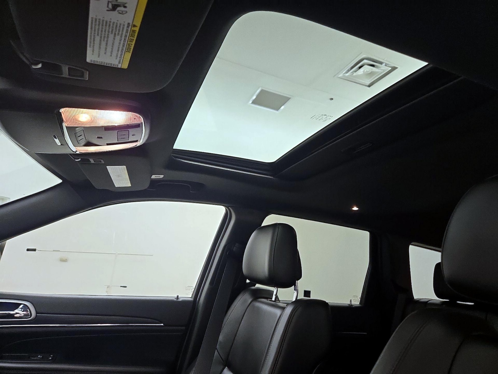 Sunroof(s) & Overhead Airbags