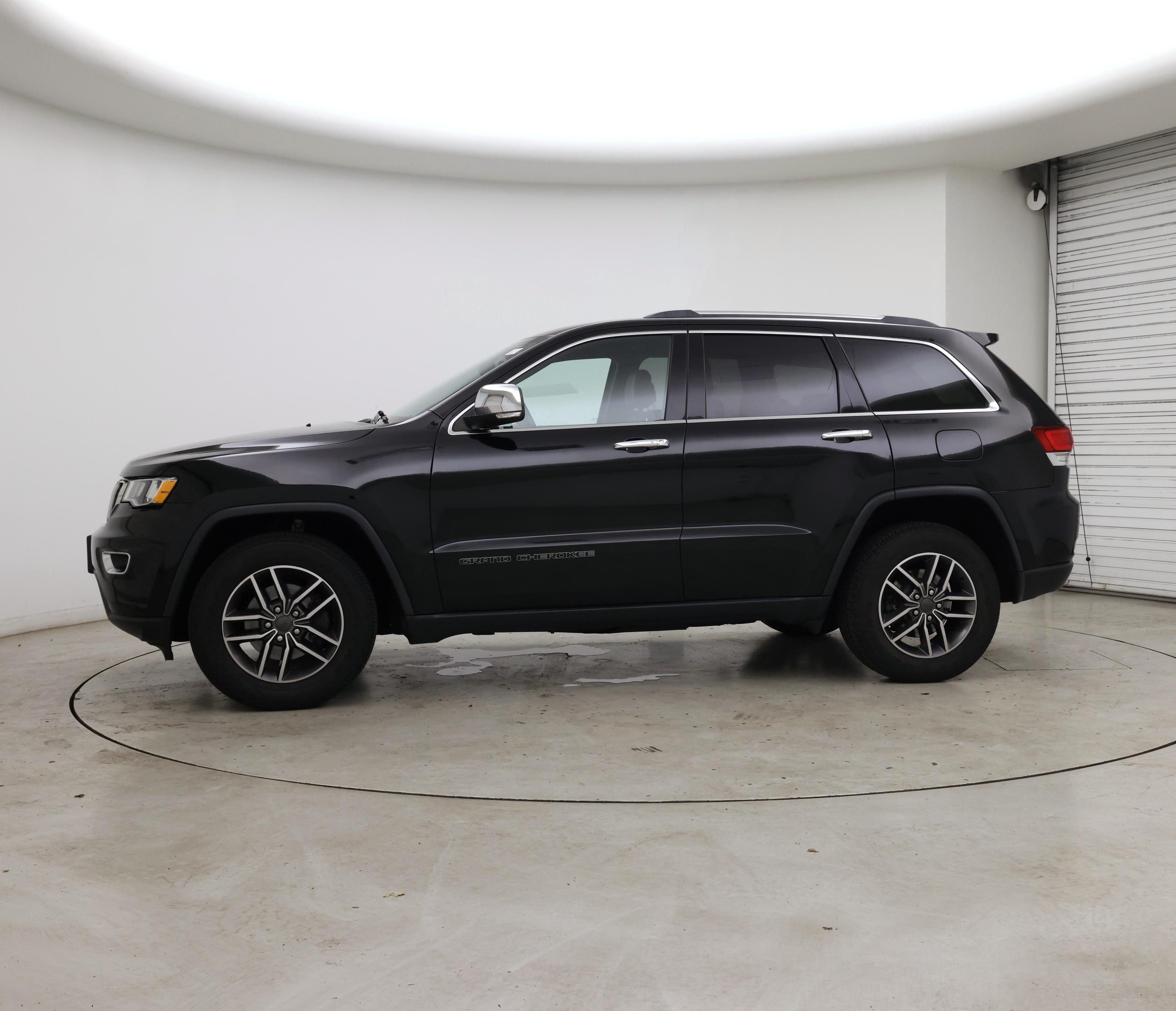 Thumbnail: 2020 Jeep Grand Cherokee - 3