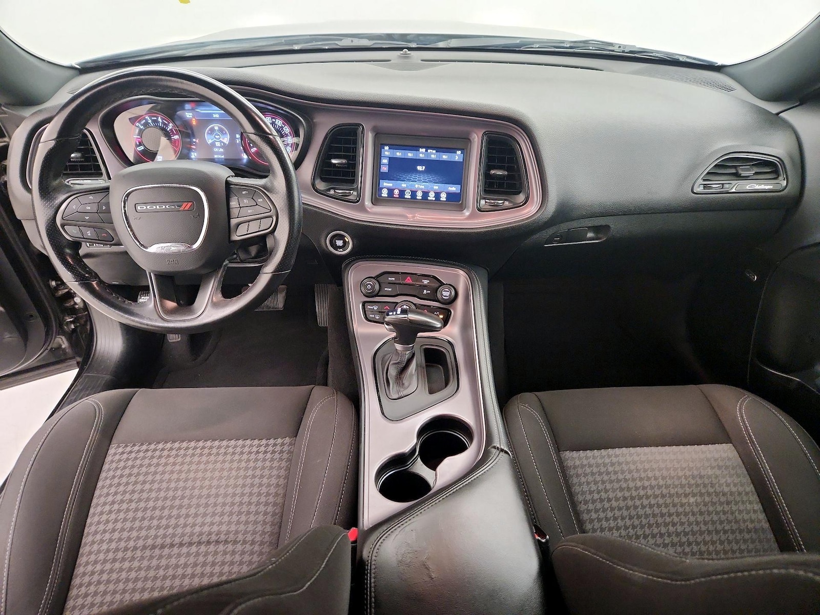 2023 Dodge Challenger SXT - Photo 10