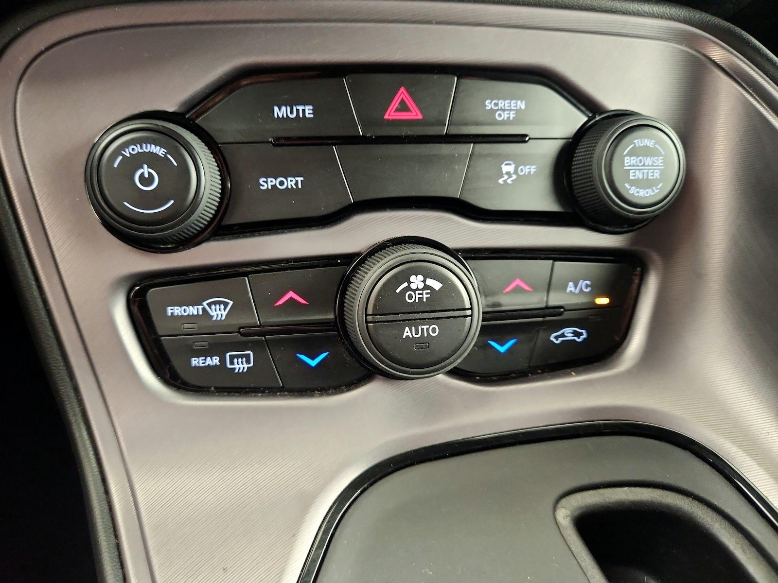 2023 Dodge Challenger SXT - Photo 17