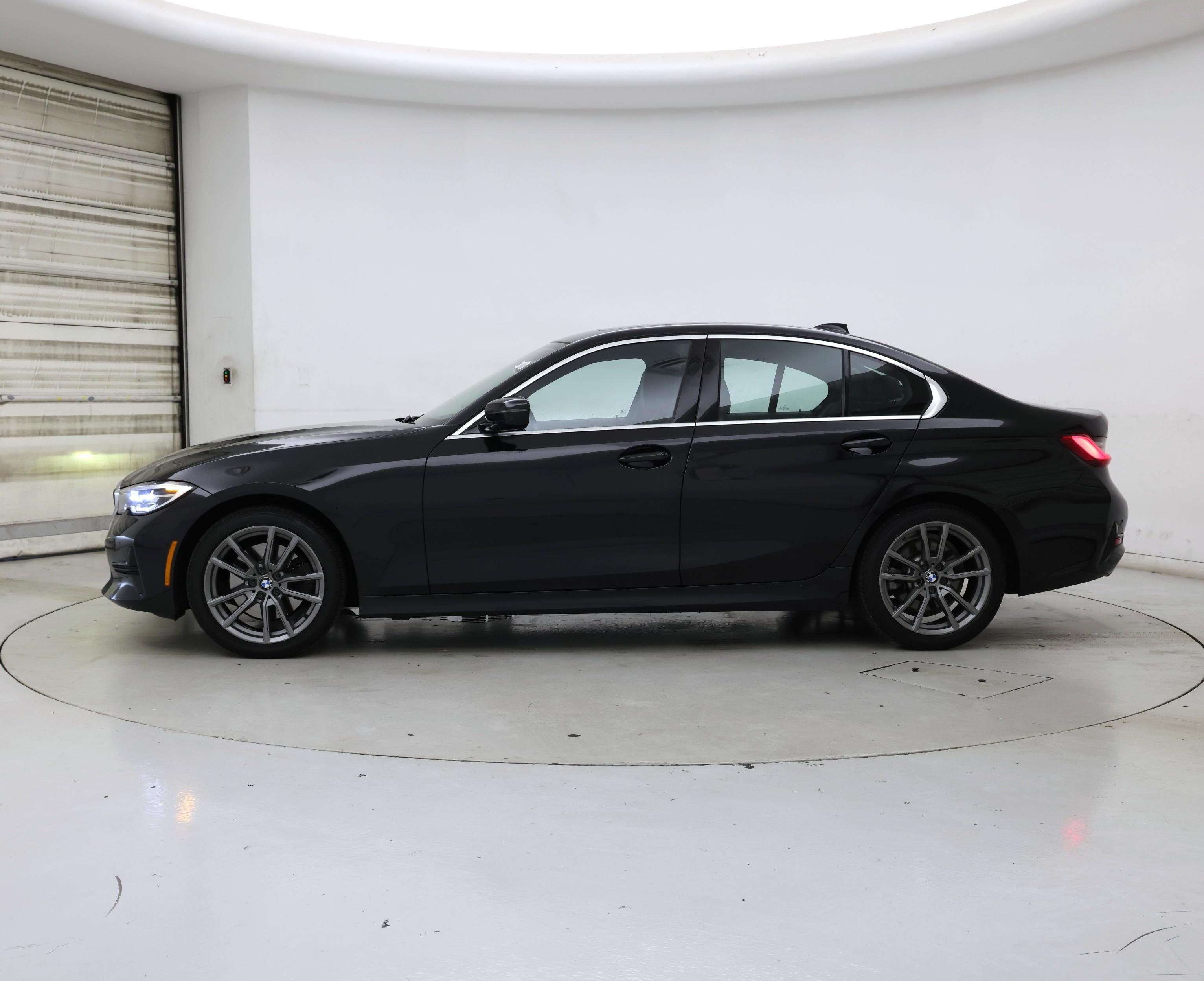 Thumbnail: 2019 BMW 3 Series - 3