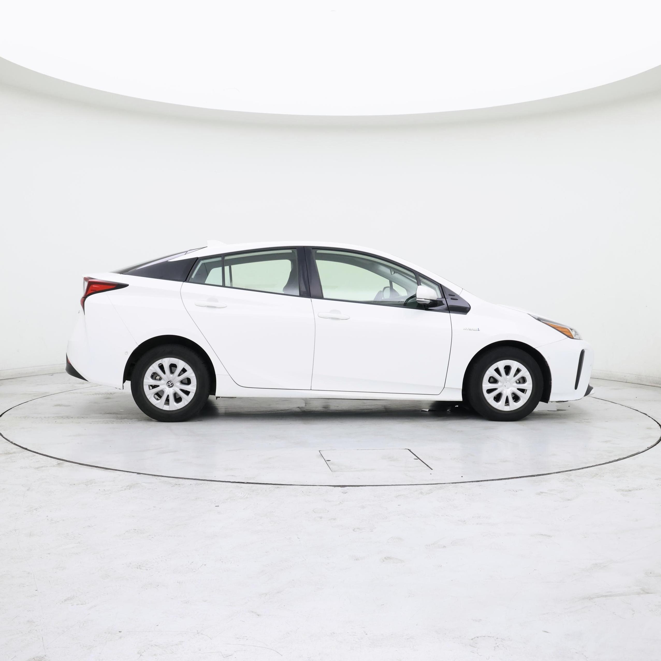Thumbnail: 2020 Toyota Prius - 7