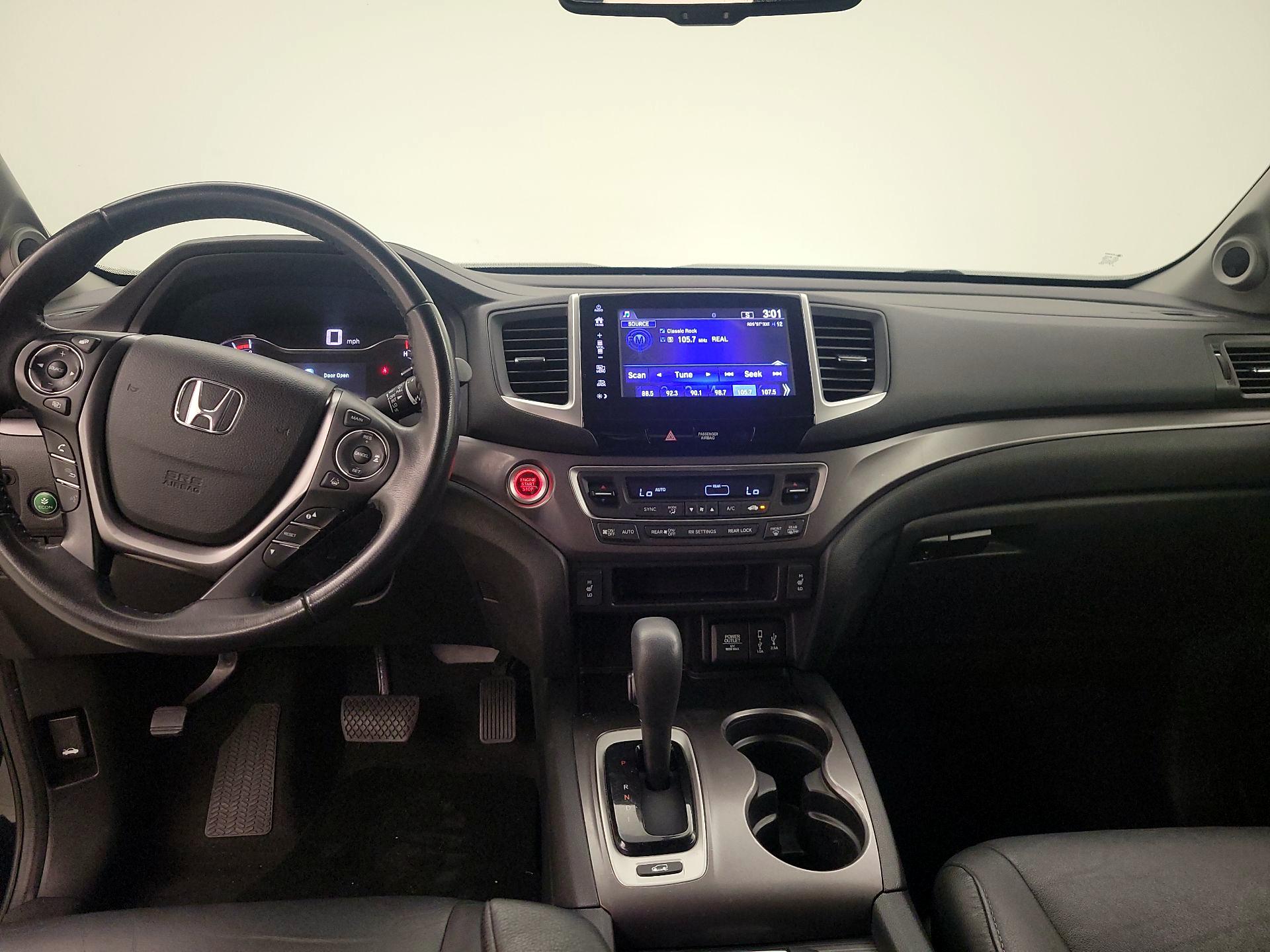 Thumbnail: 2017 Honda Pilot - 9