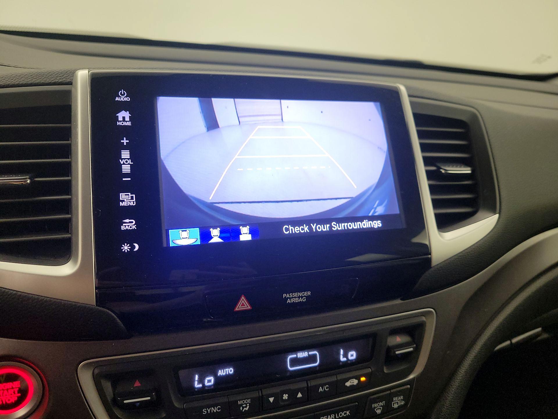 Thumbnail: 2017 Honda Pilot - 14
