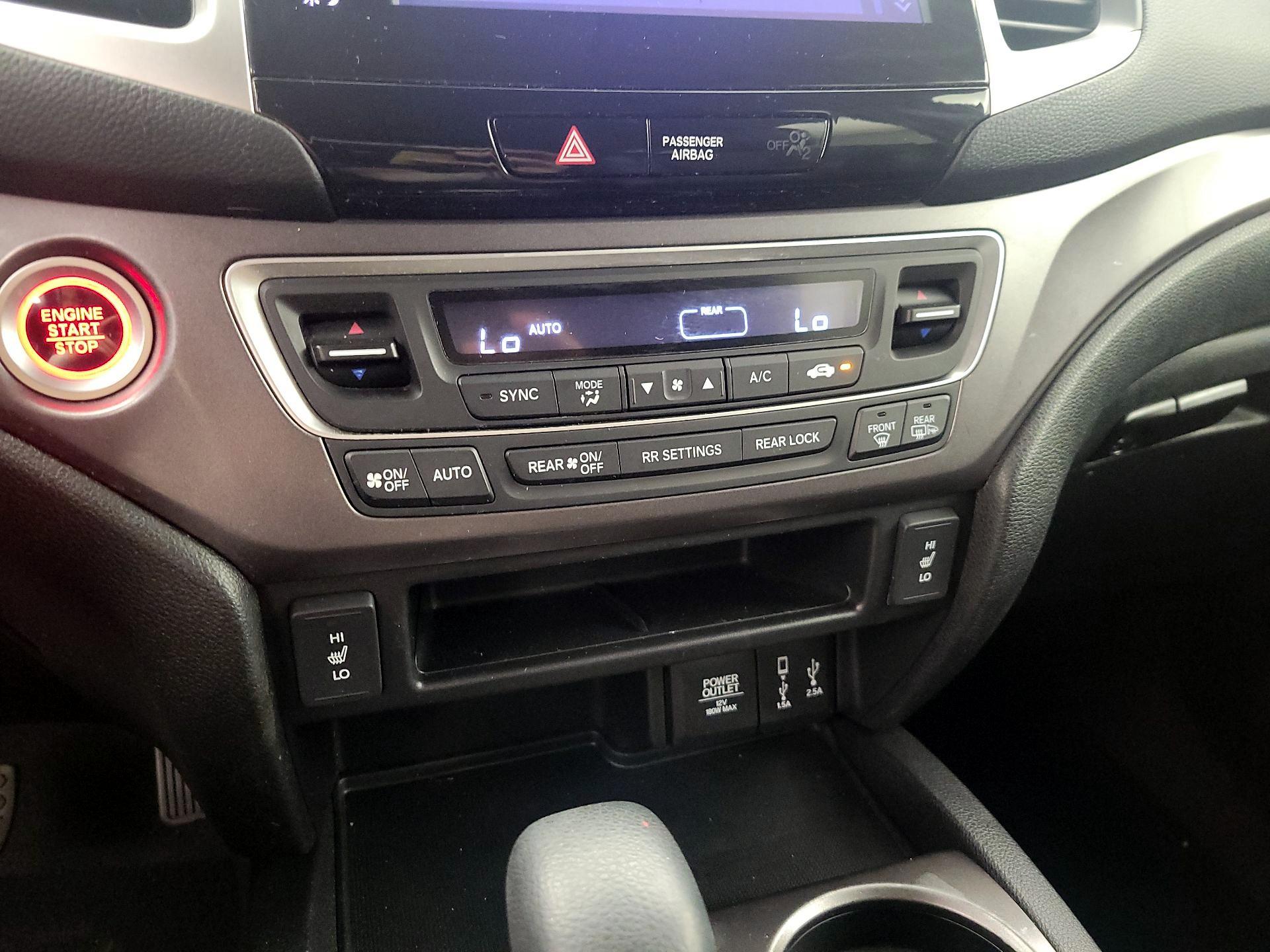 Thumbnail: 2017 Honda Pilot - 16