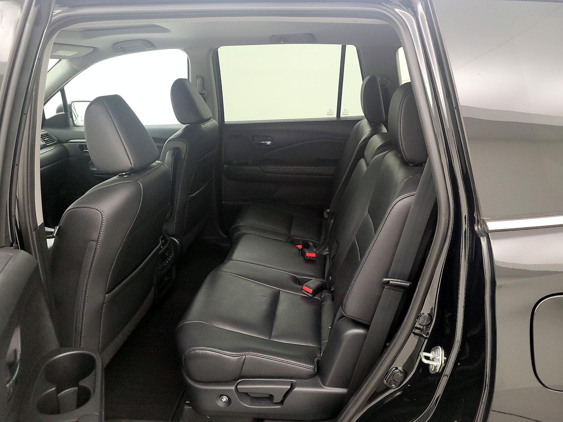Thumbnail: 2017 Honda Pilot - 20