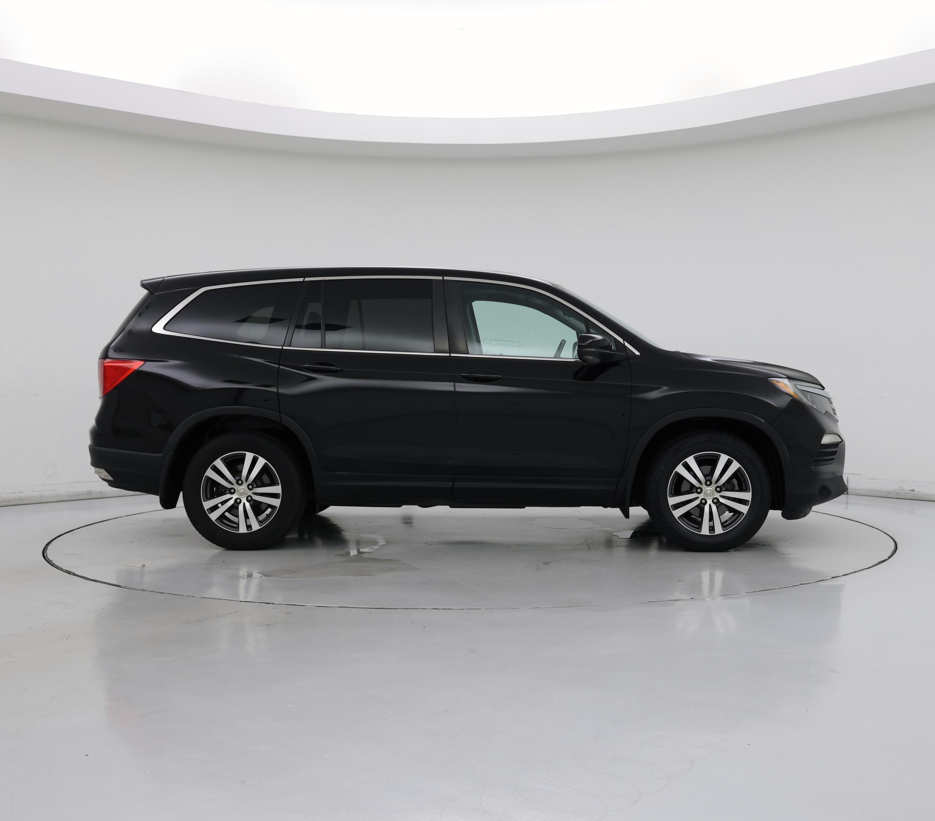 Thumbnail: 2017 Honda Pilot - 7