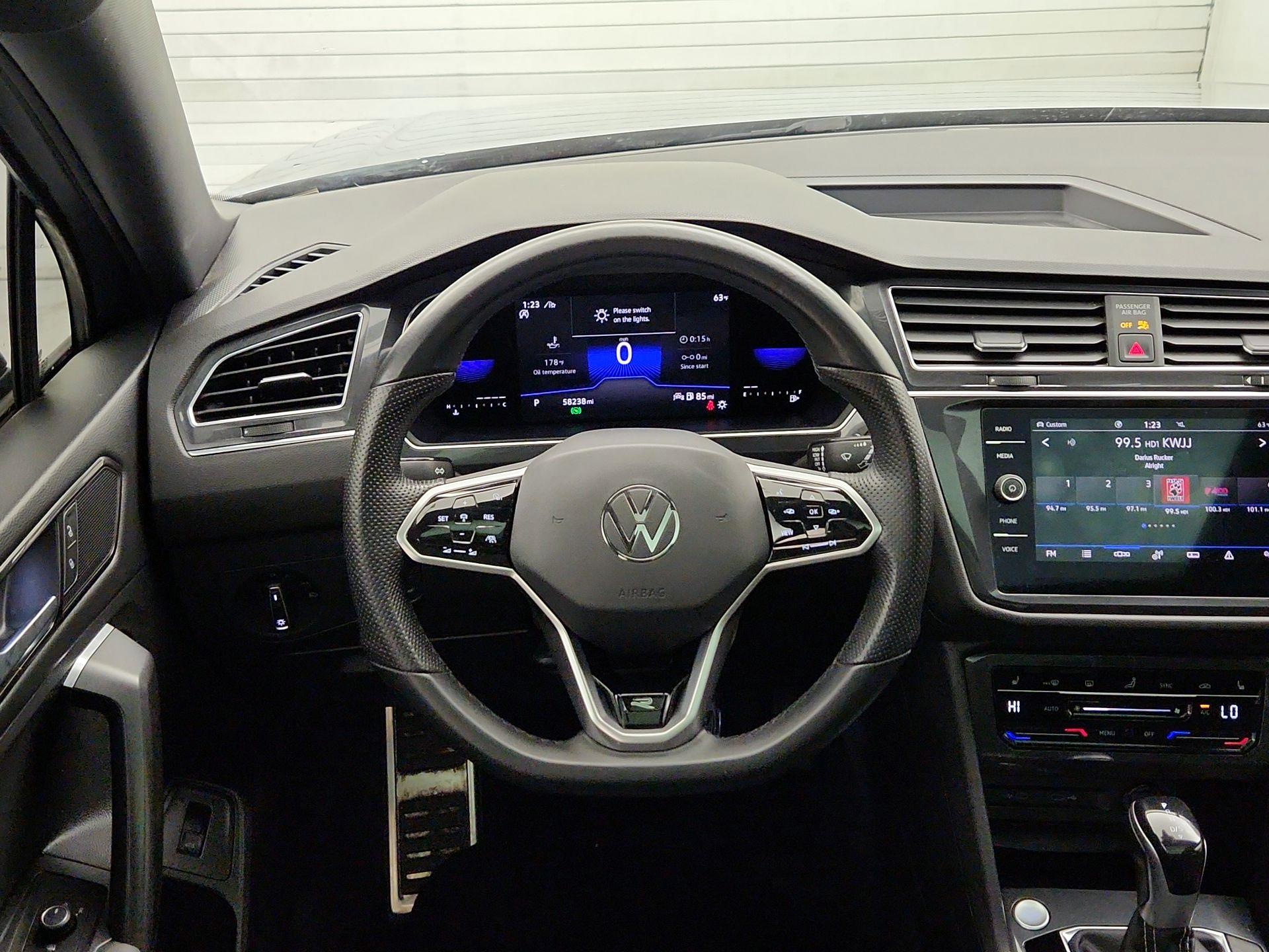 Thumbnail: 2022 Volkswagen Tiguan - 10