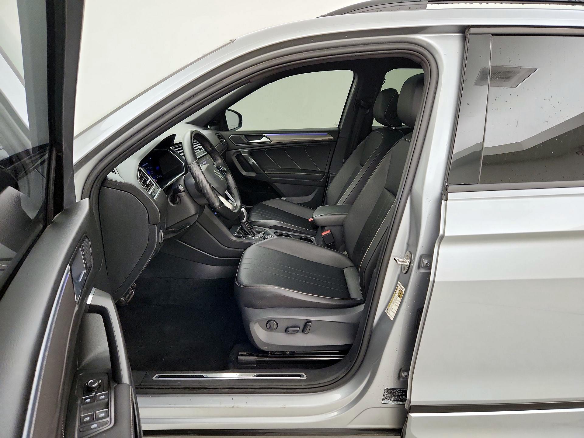 Thumbnail: 2022 Volkswagen Tiguan - 11
