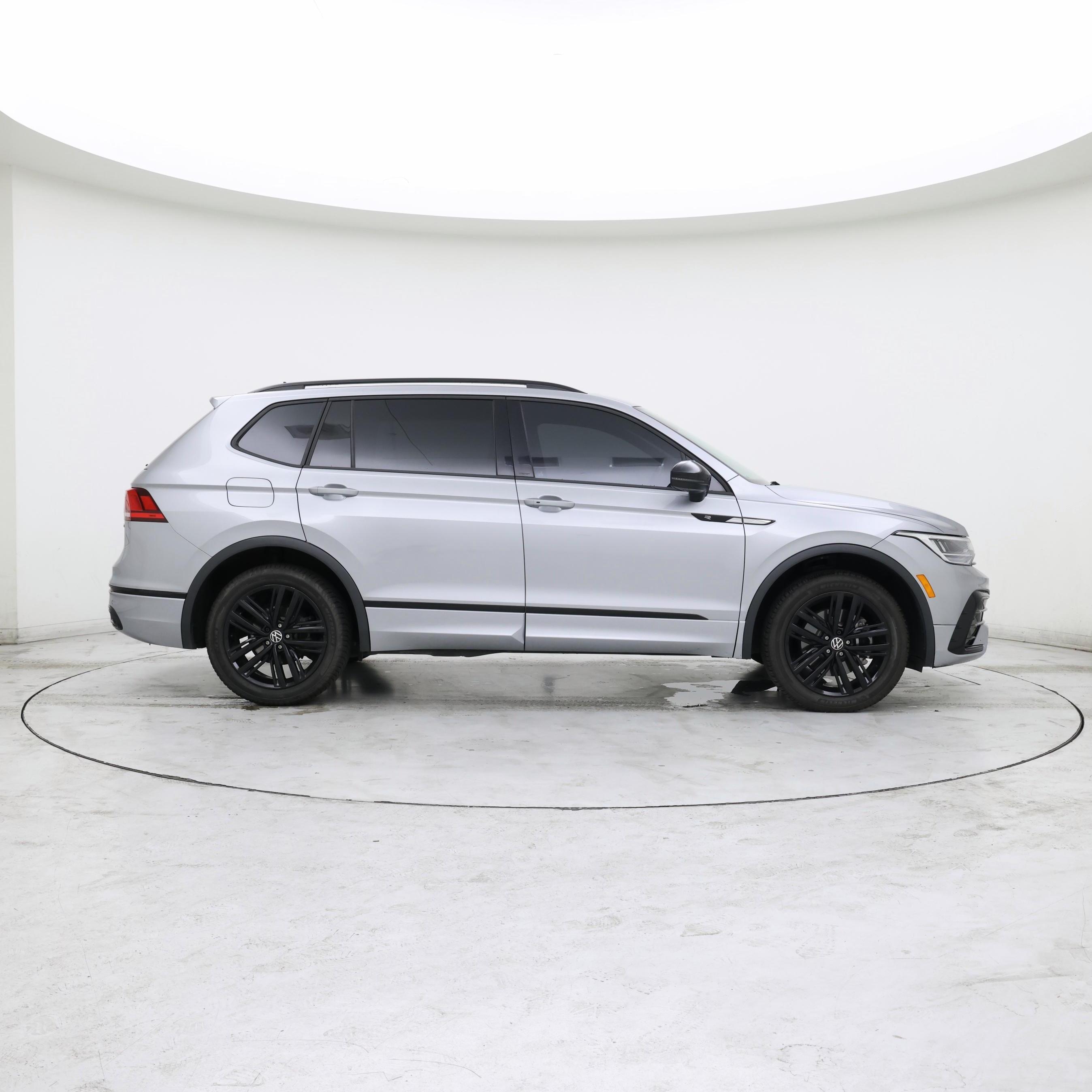 Thumbnail: 2022 Volkswagen Tiguan - 7