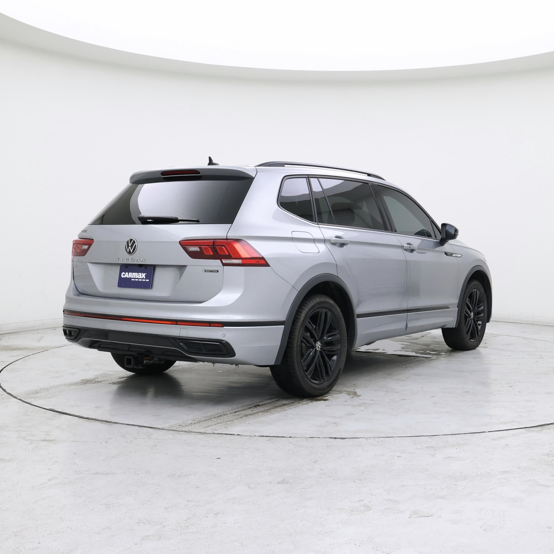 Thumbnail: 2022 Volkswagen Tiguan - 8