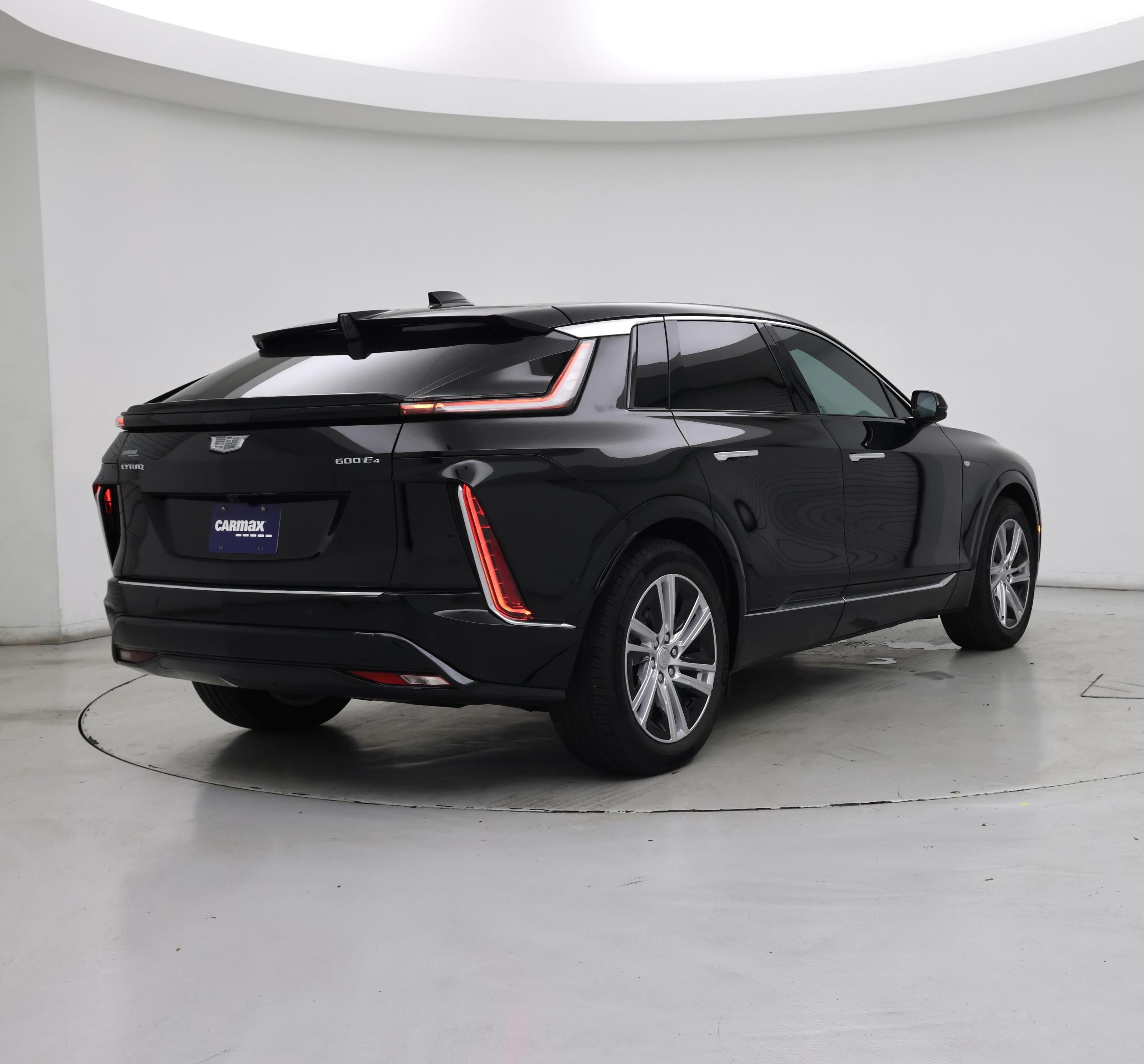Thumbnail: 2024 Cadillac Lyriq - 8
