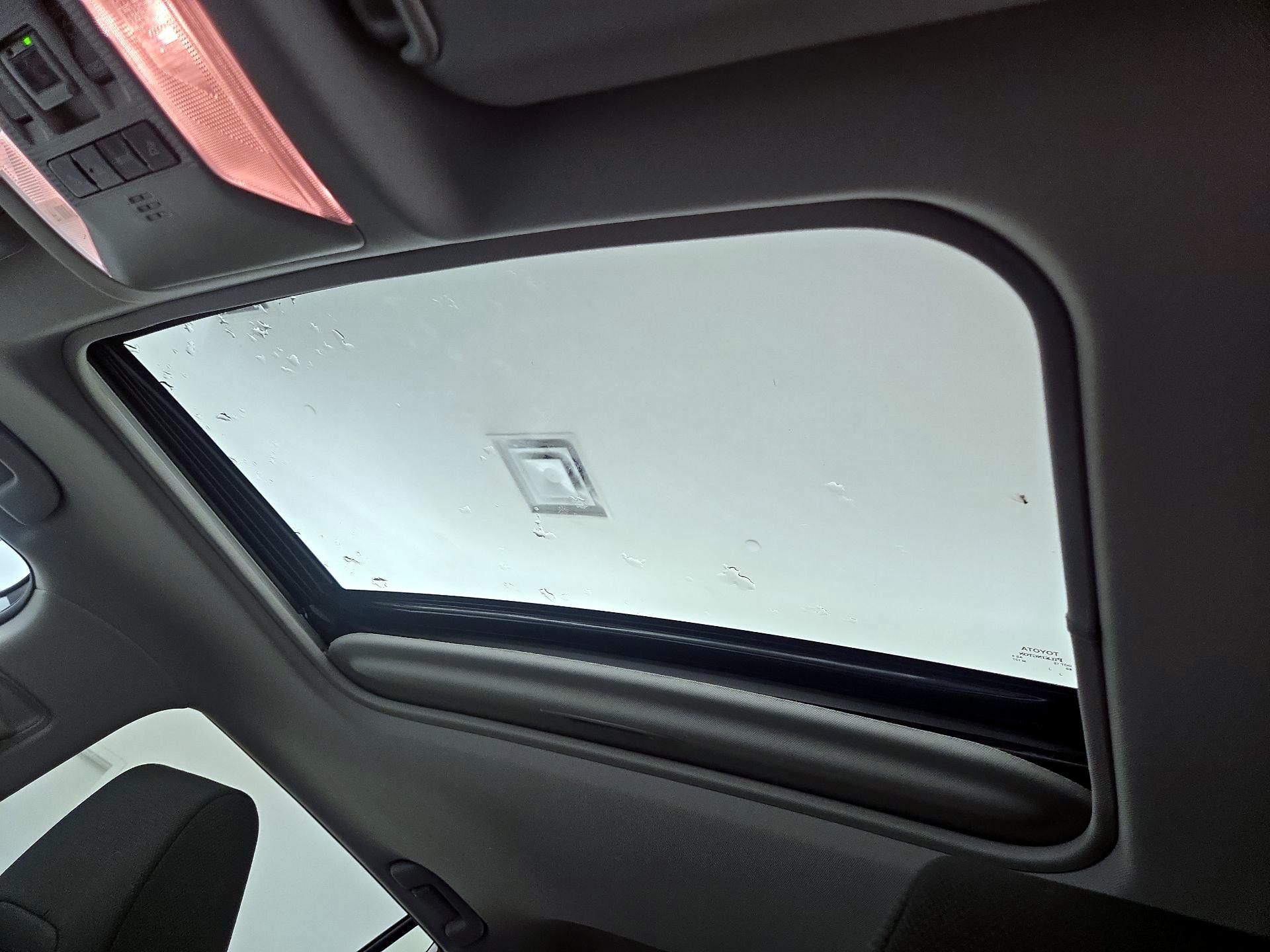 Thumbnail: 2021 Toyota RAV4 - 19