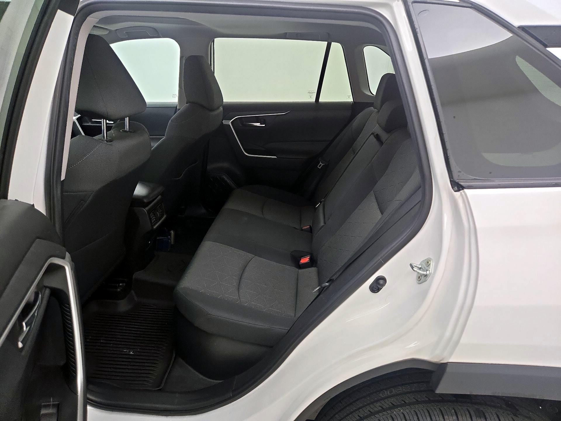 Thumbnail: 2021 Toyota RAV4 - 20