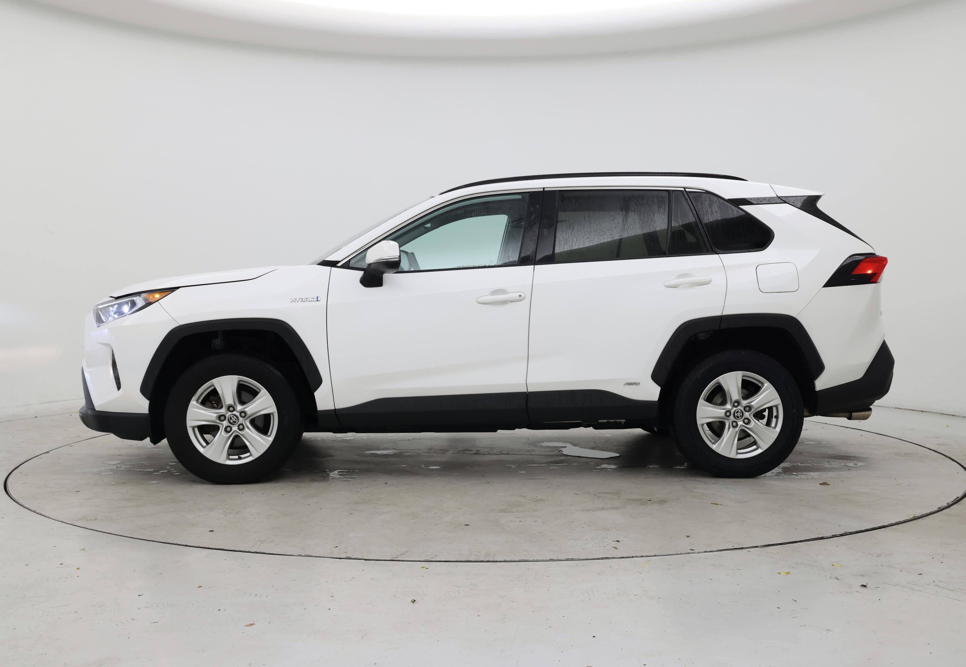Thumbnail: 2021 Toyota RAV4 - 3