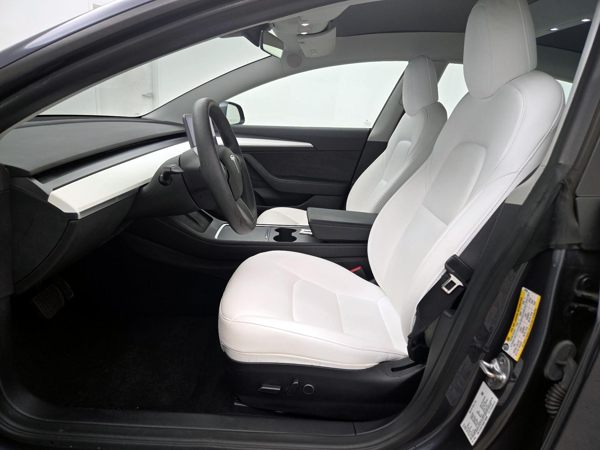 Thumbnail: 2022 Tesla Model 3 - 11
