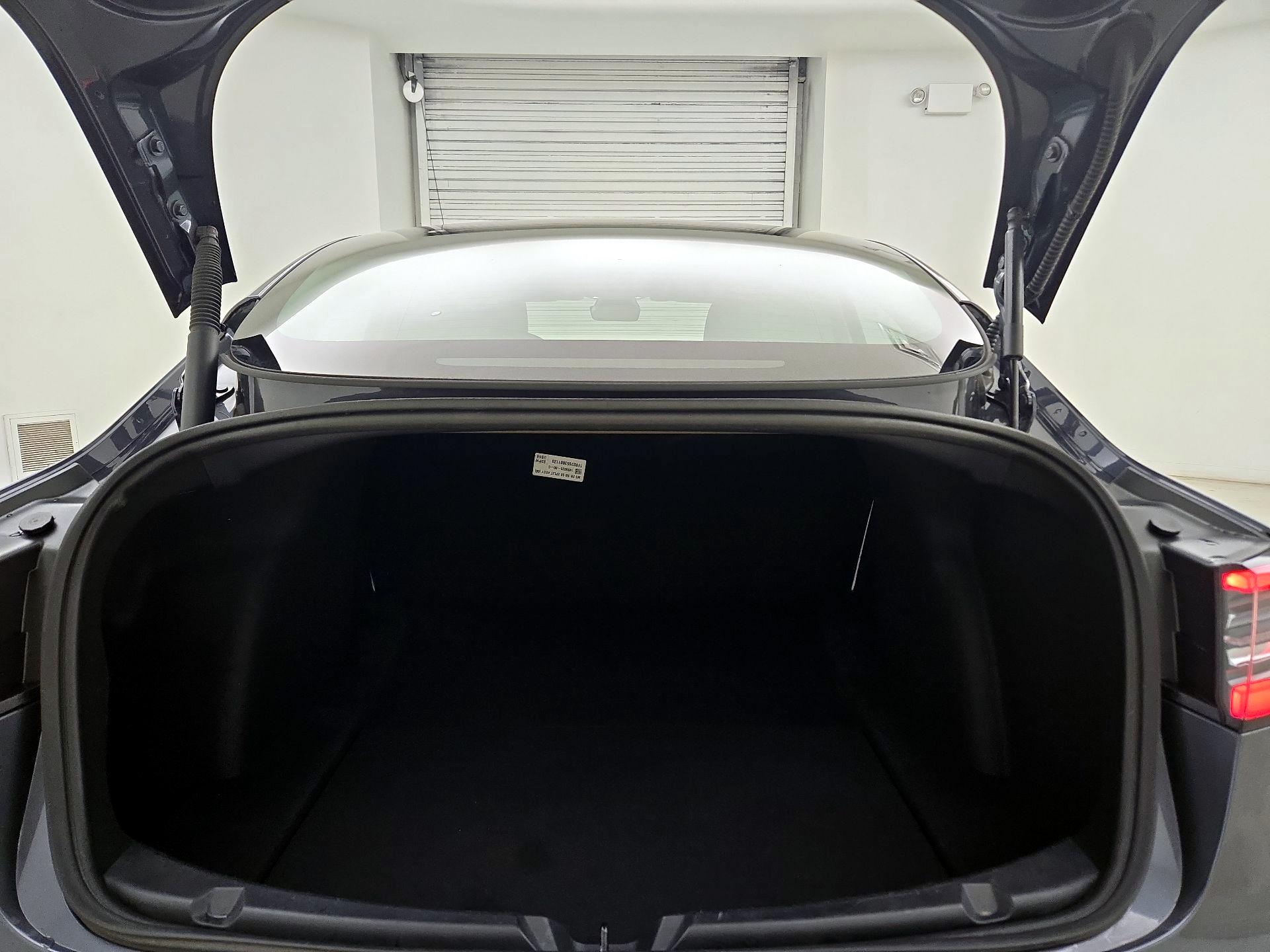 Thumbnail: 2022 Tesla Model 3 - 17