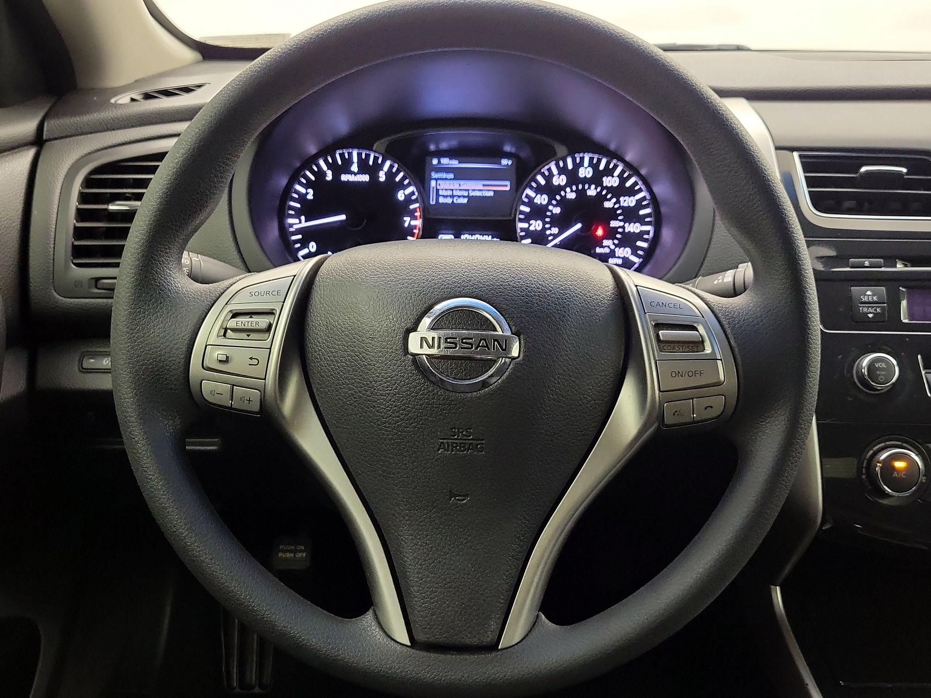 Thumbnail: 2014 Nissan Altima - 10