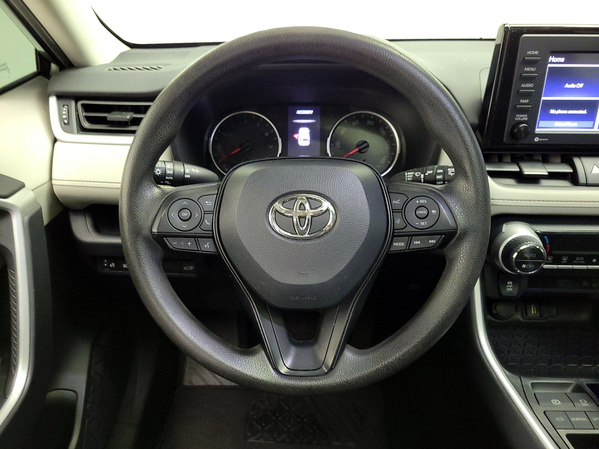 Thumbnail: 2020 Toyota RAV4 - 10