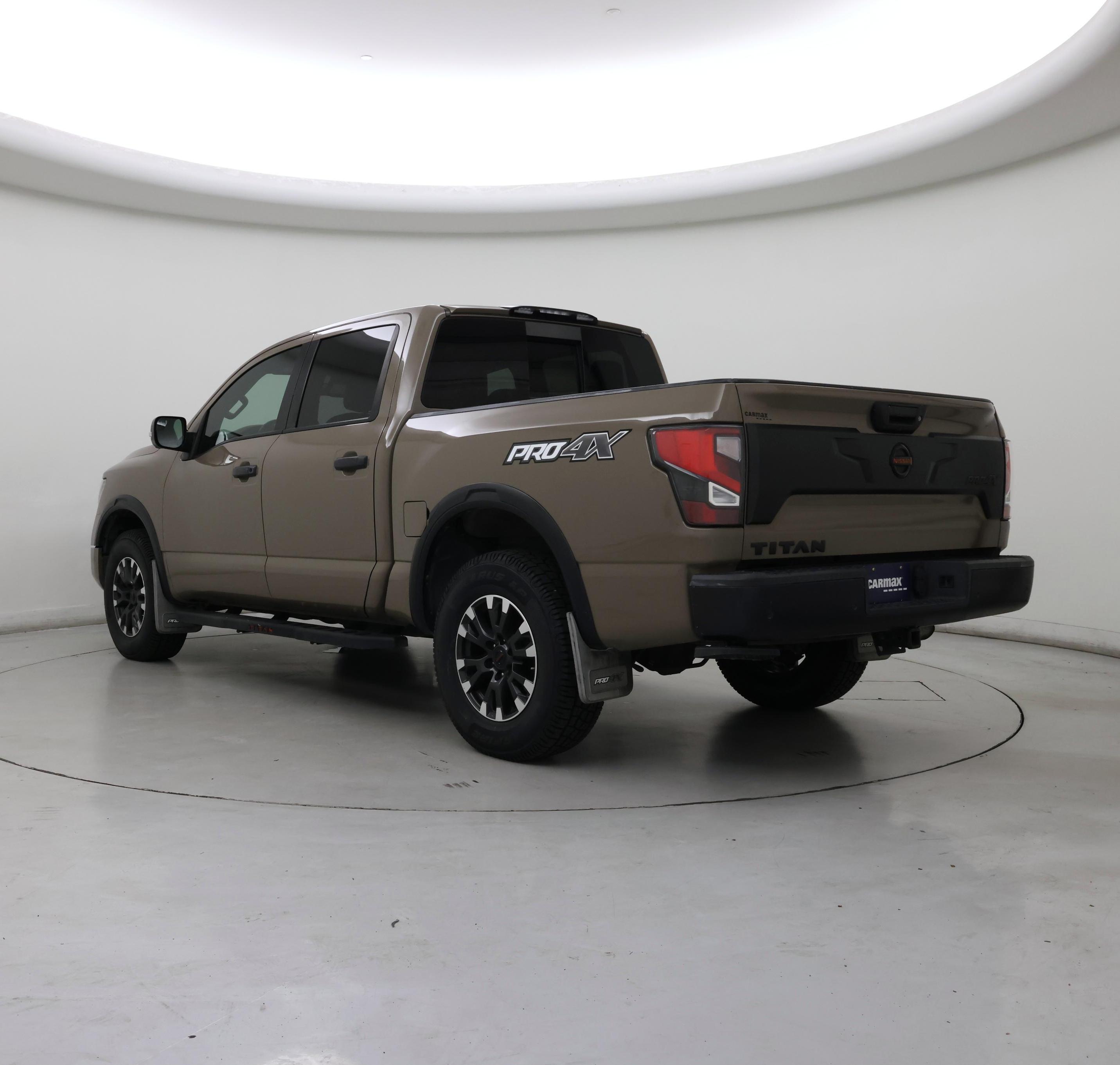 Thumbnail: 2021 Nissan Titan - 2