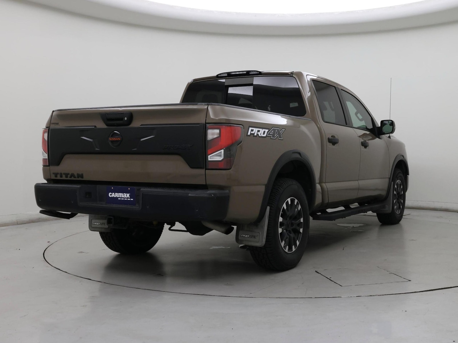 2021 Nissan Titan PRO-4X - Photo 9