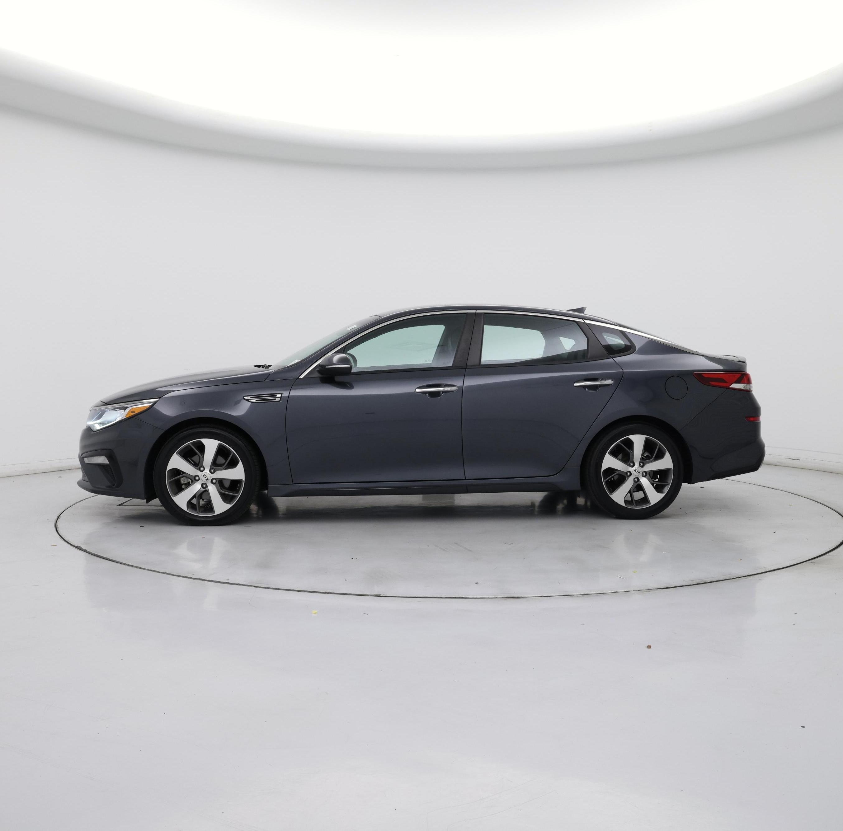 Thumbnail: 2020 Kia Optima - 3