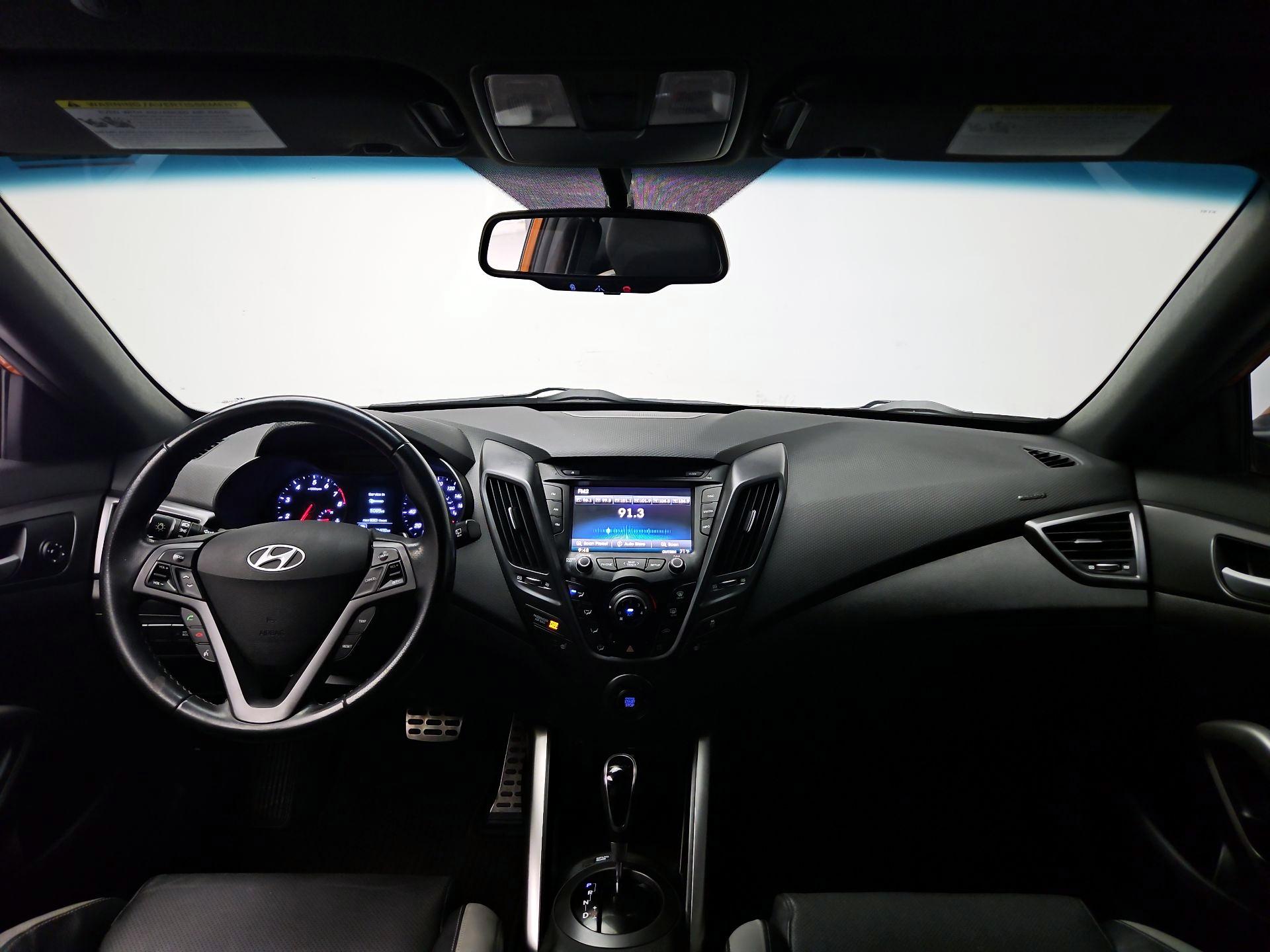 Thumbnail: 2016 Hyundai Veloster - 9
